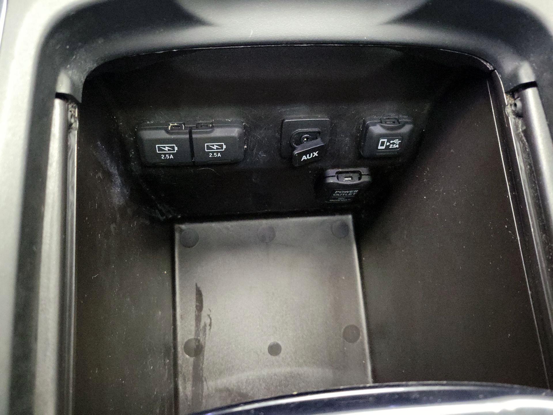 Thumbnail: 2020 Acura MDX - 18