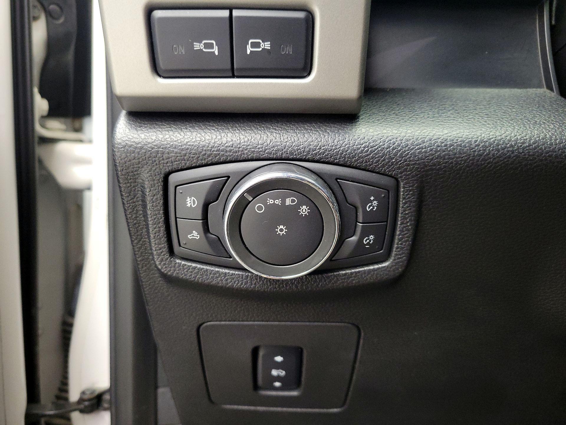 Thumbnail: 2016 Ford F-150 - 13