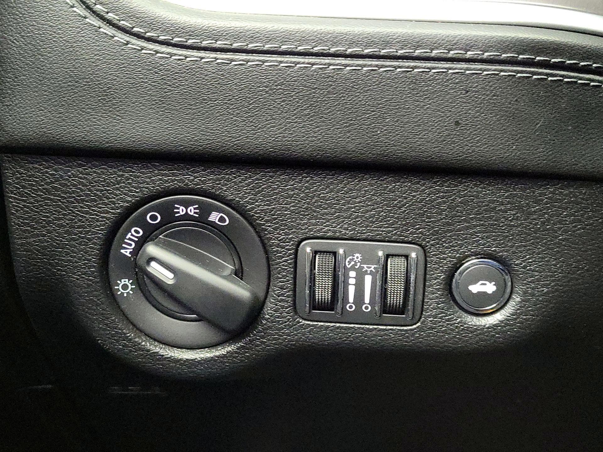 Thumbnail: 2021 Dodge Charger - 13