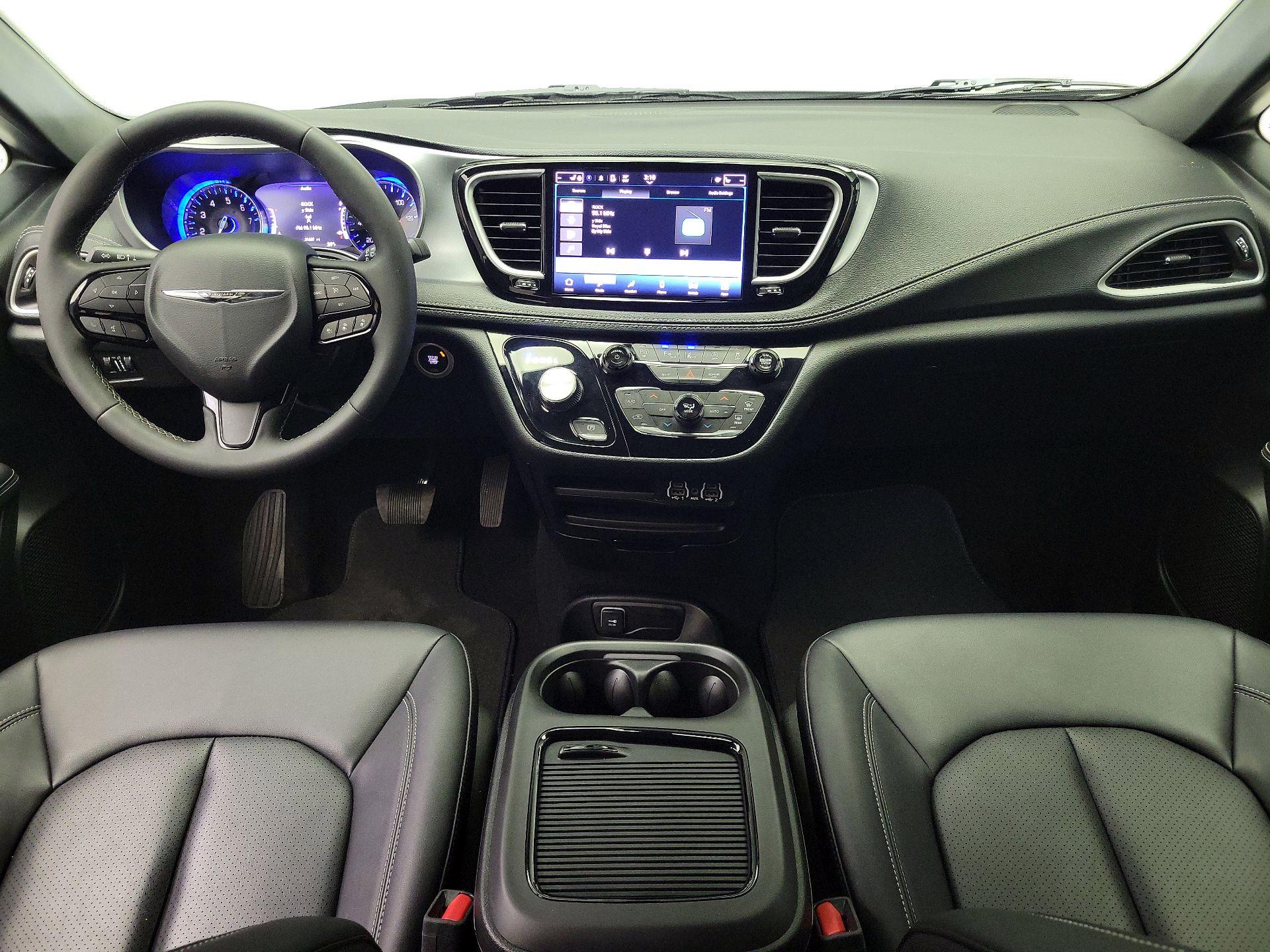 Thumbnail: 2024 Chrysler Pacifica - 9