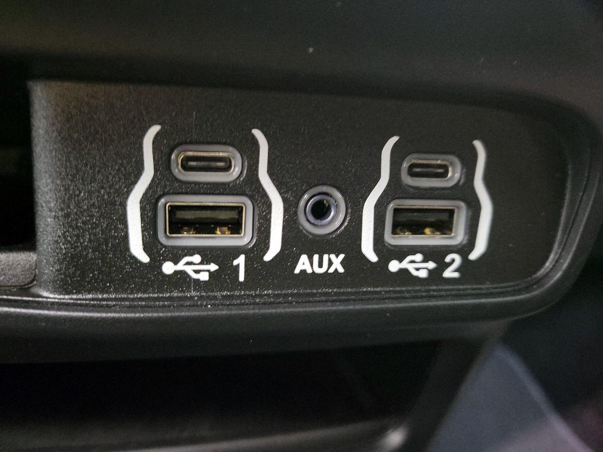 Thumbnail: 2024 Chrysler Pacifica - 17