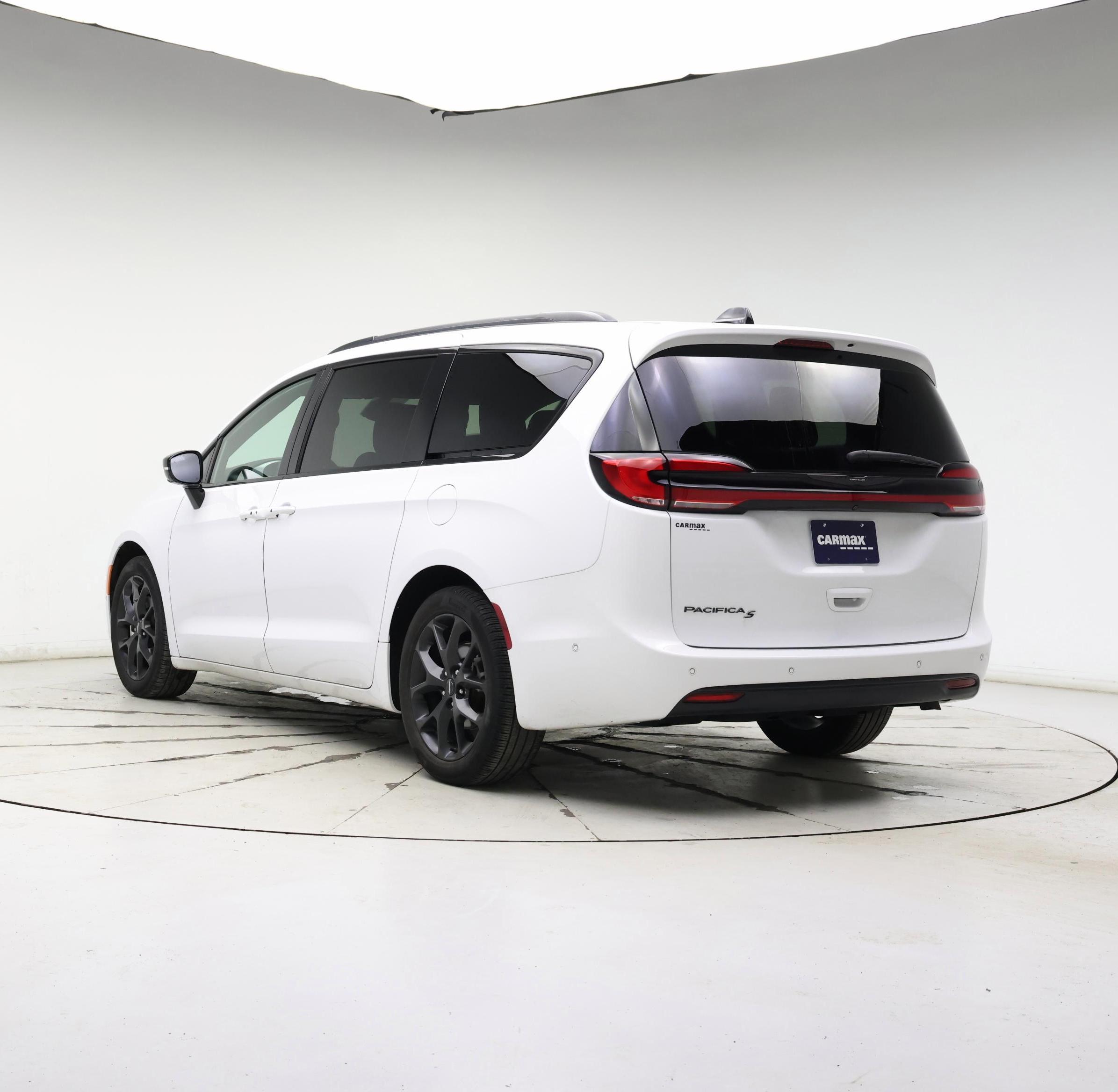 Thumbnail: 2024 Chrysler Pacifica - 2