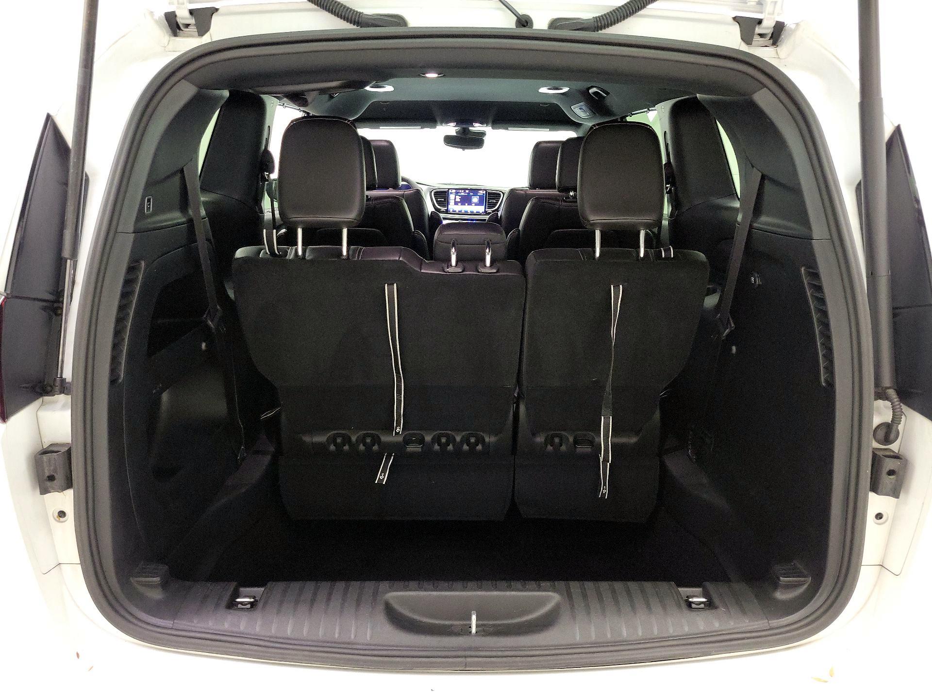 Thumbnail: 2024 Chrysler Pacifica - 19