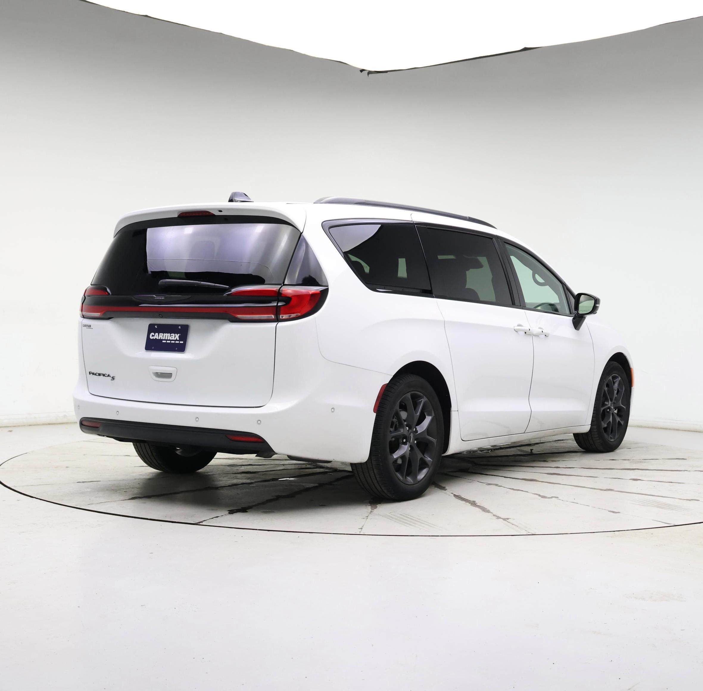 Thumbnail: 2024 Chrysler Pacifica - 8