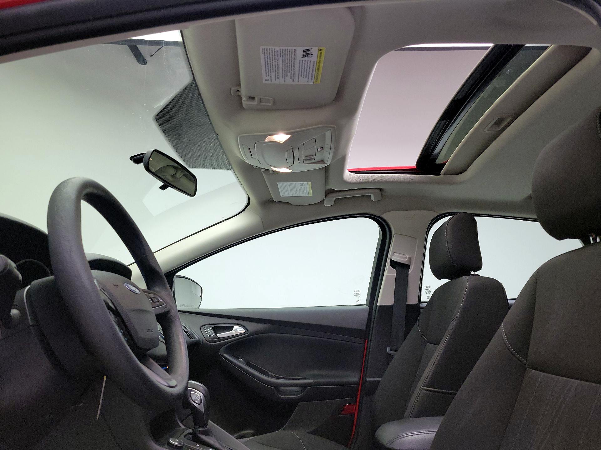 Thumbnail: 2016 Ford Focus - 18