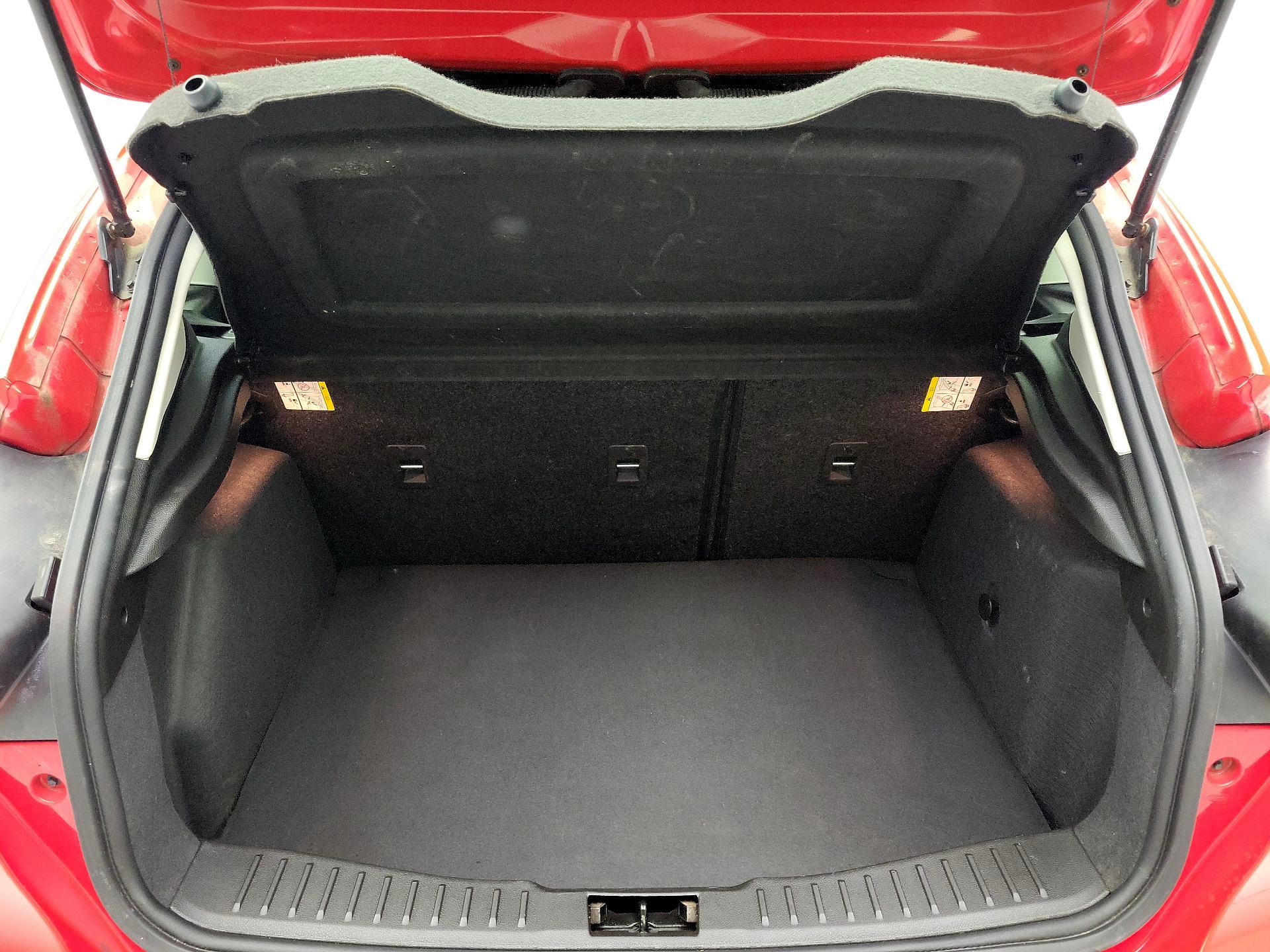 Thumbnail: 2016 Ford Focus - 20