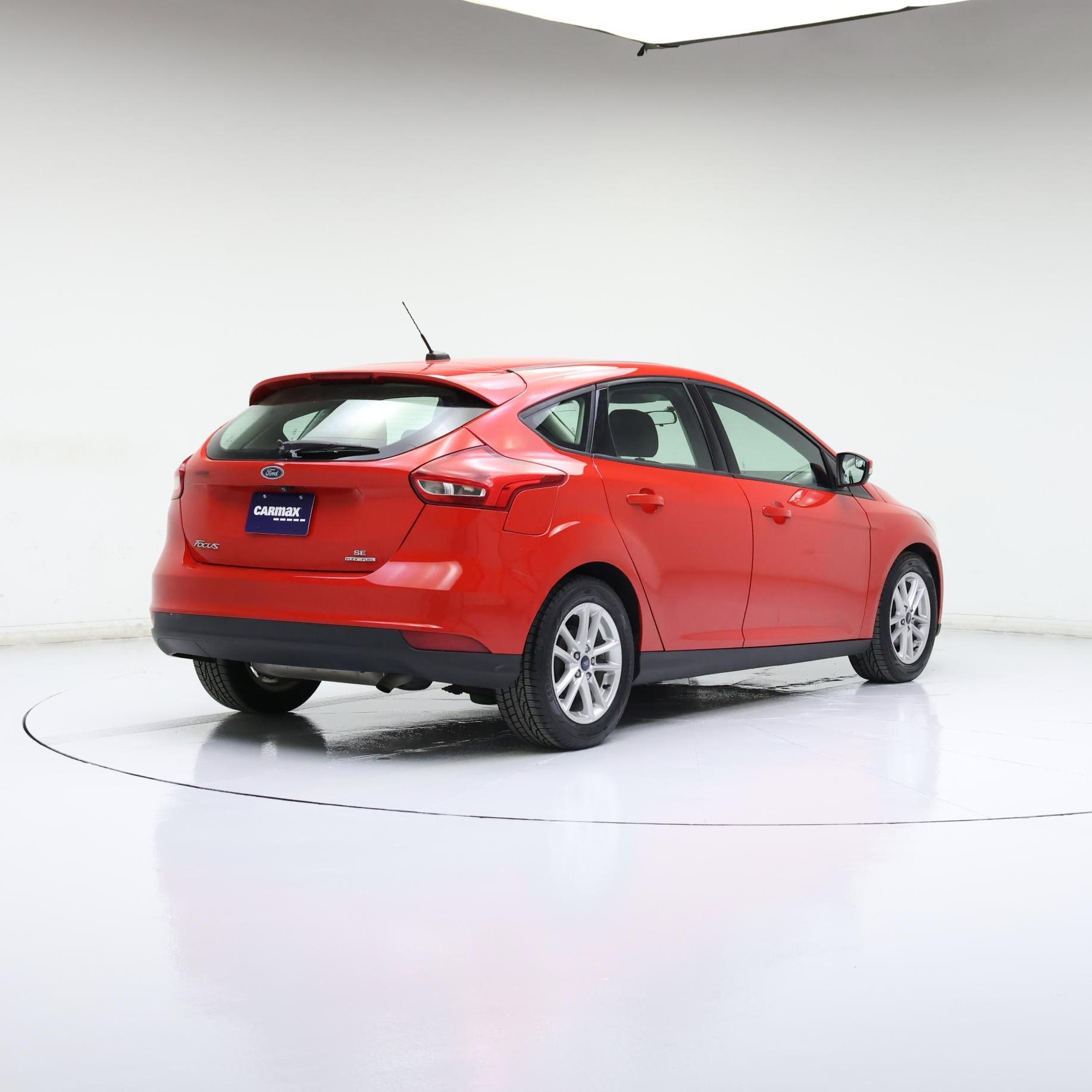 Thumbnail: 2016 Ford Focus - 8