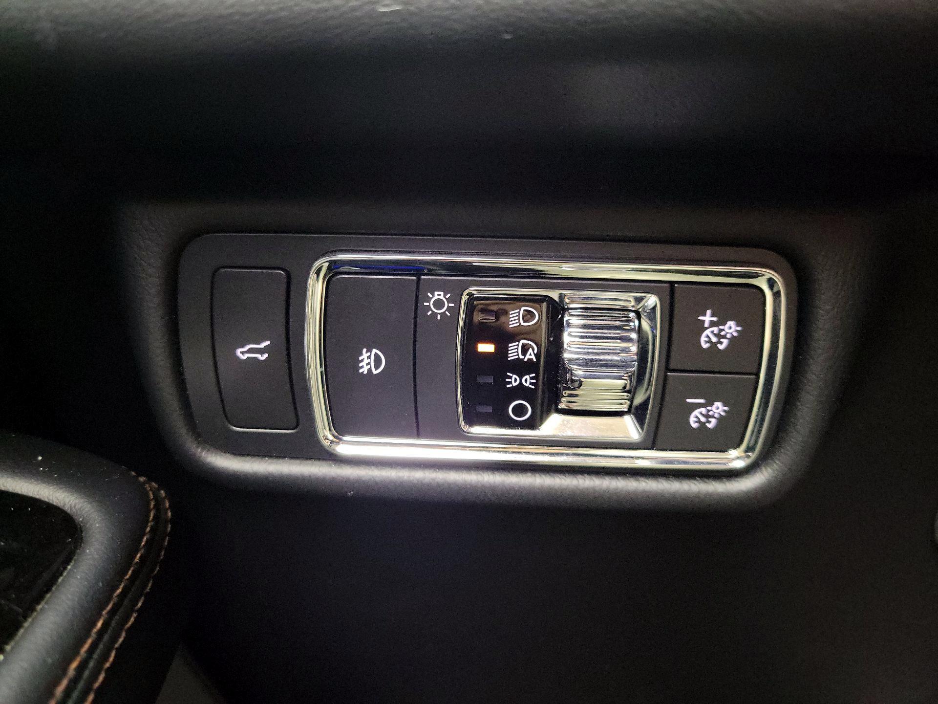 Thumbnail: 2023 Lincoln Aviator - 13