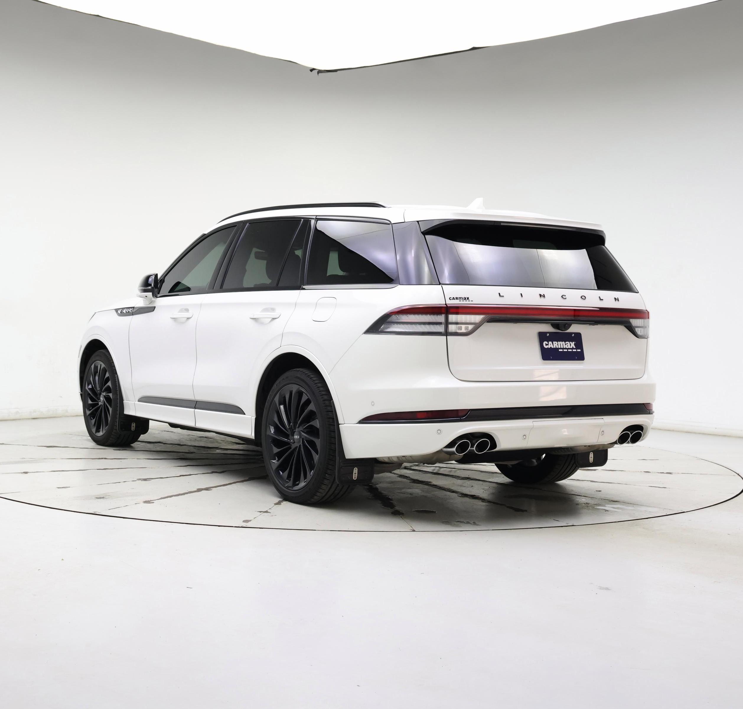 Thumbnail: 2023 Lincoln Aviator - 2