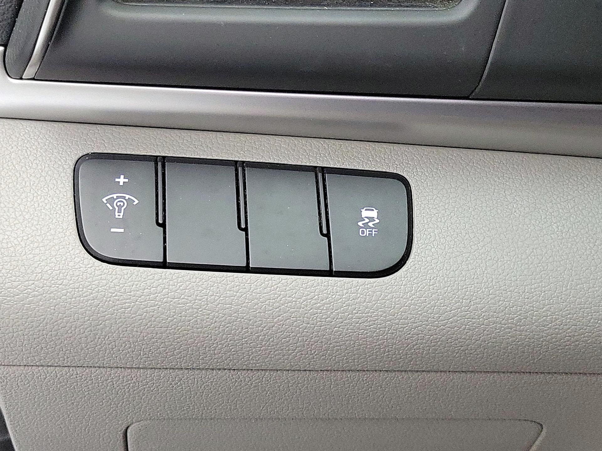 Thumbnail: 2019 Hyundai Elantra - 13