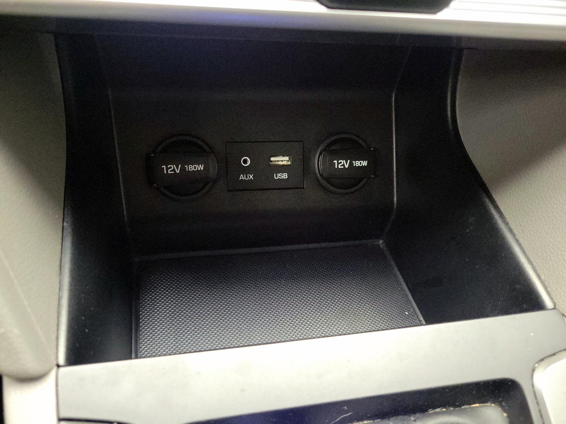 Thumbnail: 2019 Hyundai Elantra - 18