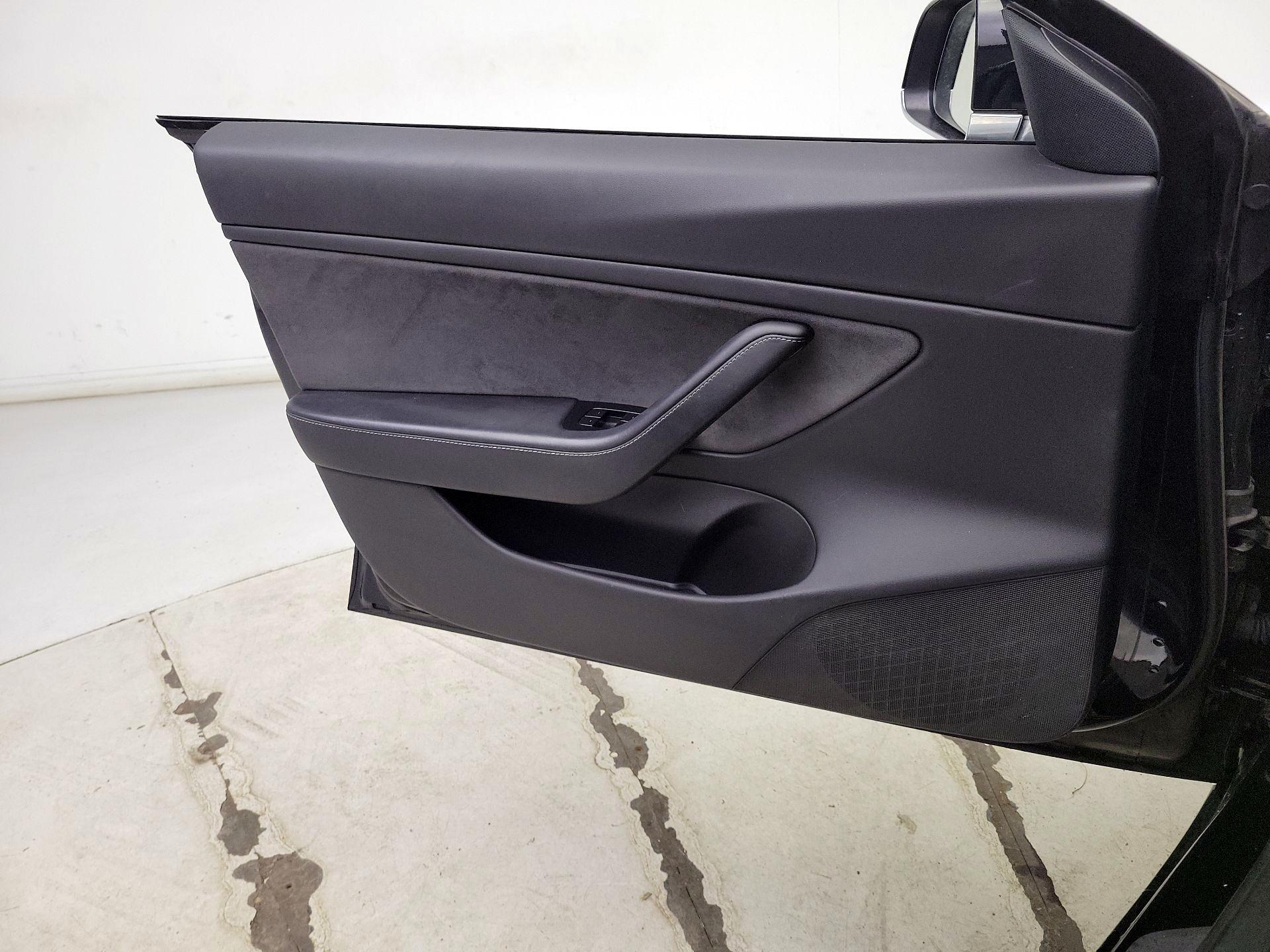 Thumbnail: 2020 Tesla Model 3 - 12