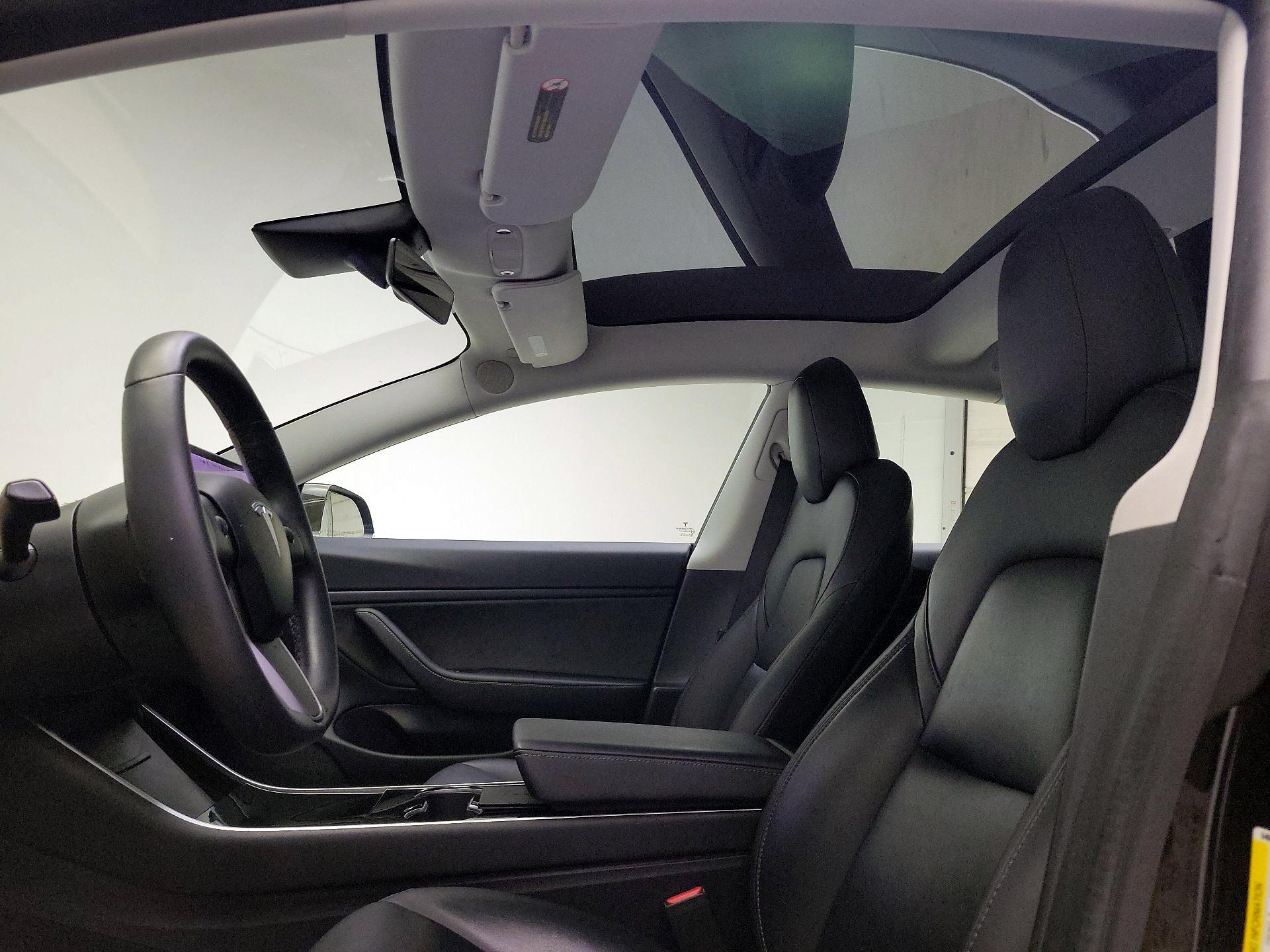 Thumbnail: 2020 Tesla Model 3 - 18