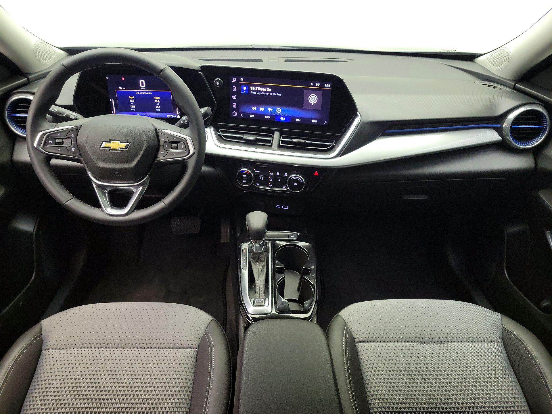 Thumbnail: 2025 Chevrolet Trax - 9