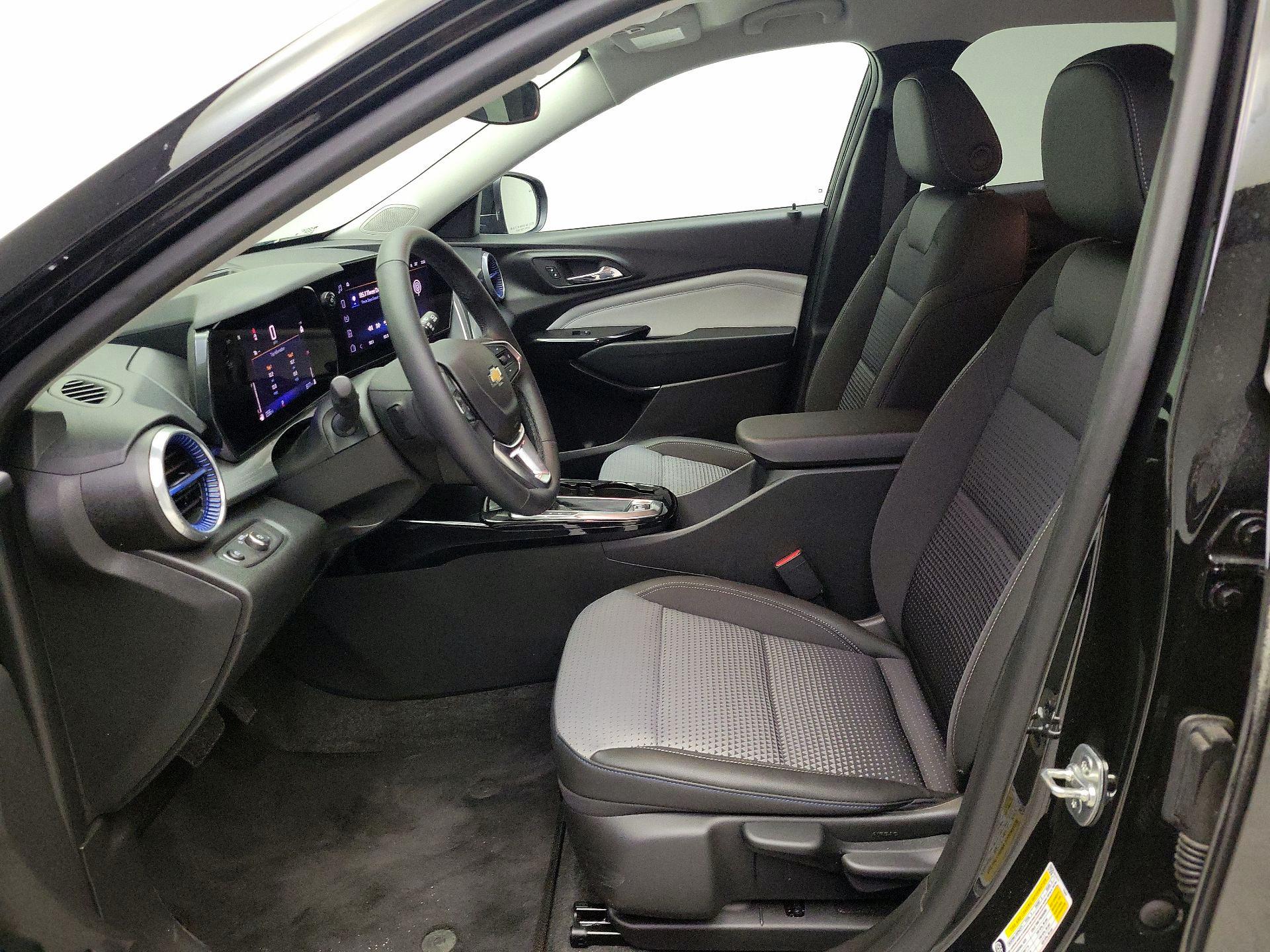 Thumbnail: 2025 Chevrolet Trax - 11