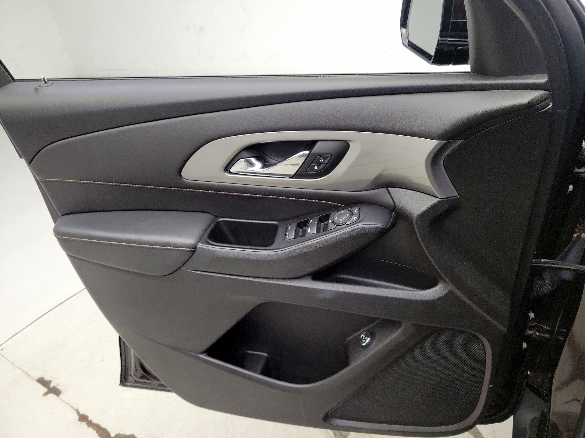 Thumbnail: 2019 Chevrolet Traverse - 12