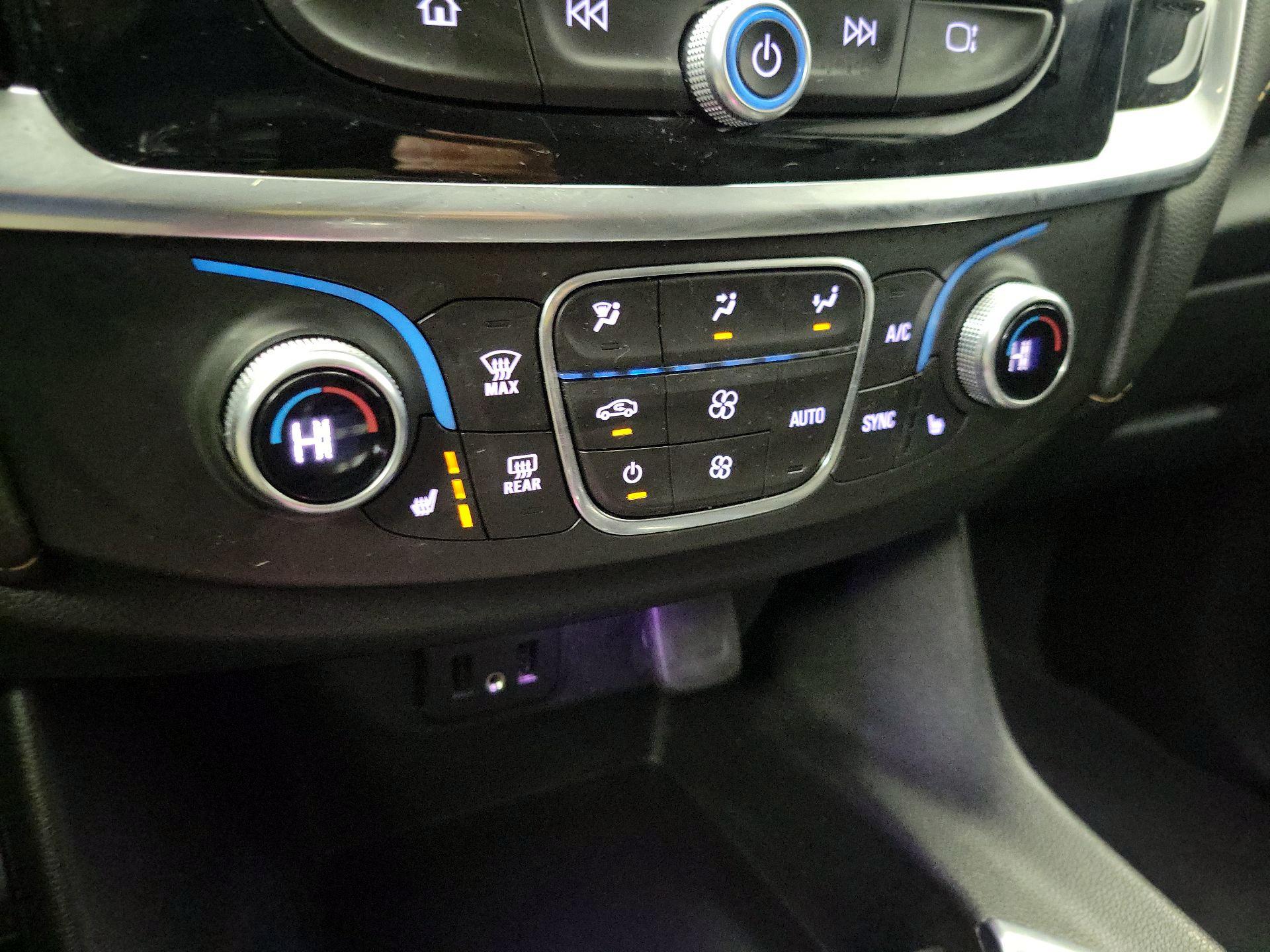 Thumbnail: 2019 Chevrolet Traverse - 16