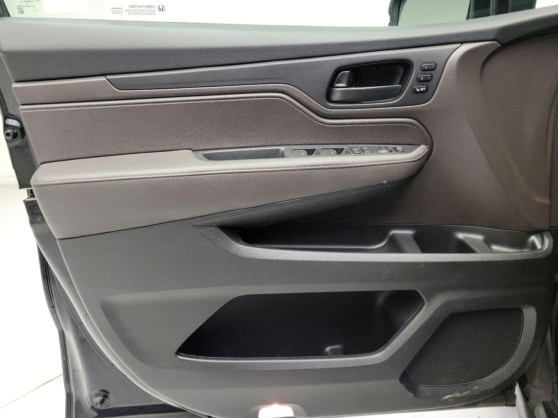 Thumbnail: 2019 Honda Odyssey - 12