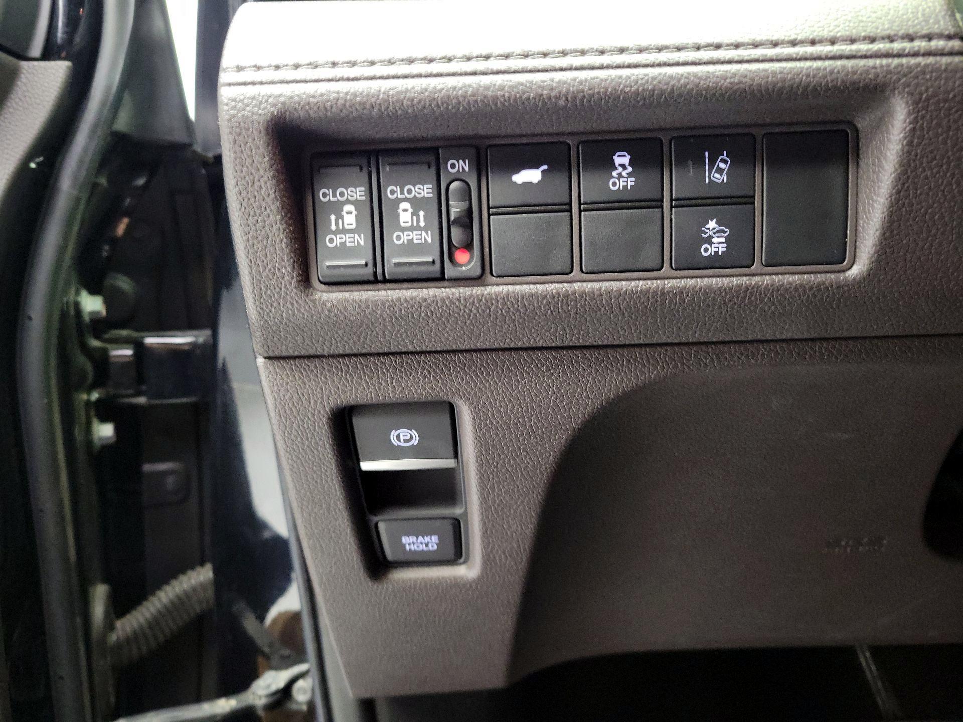 Thumbnail: 2019 Honda Odyssey - 13