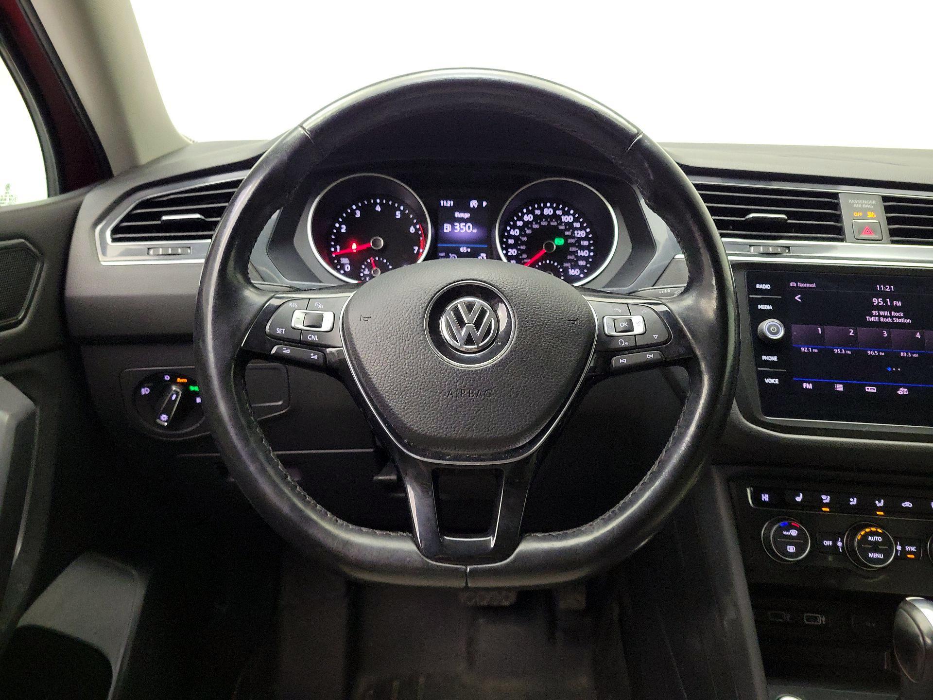 Thumbnail: 2018 Volkswagen Tiguan - 10