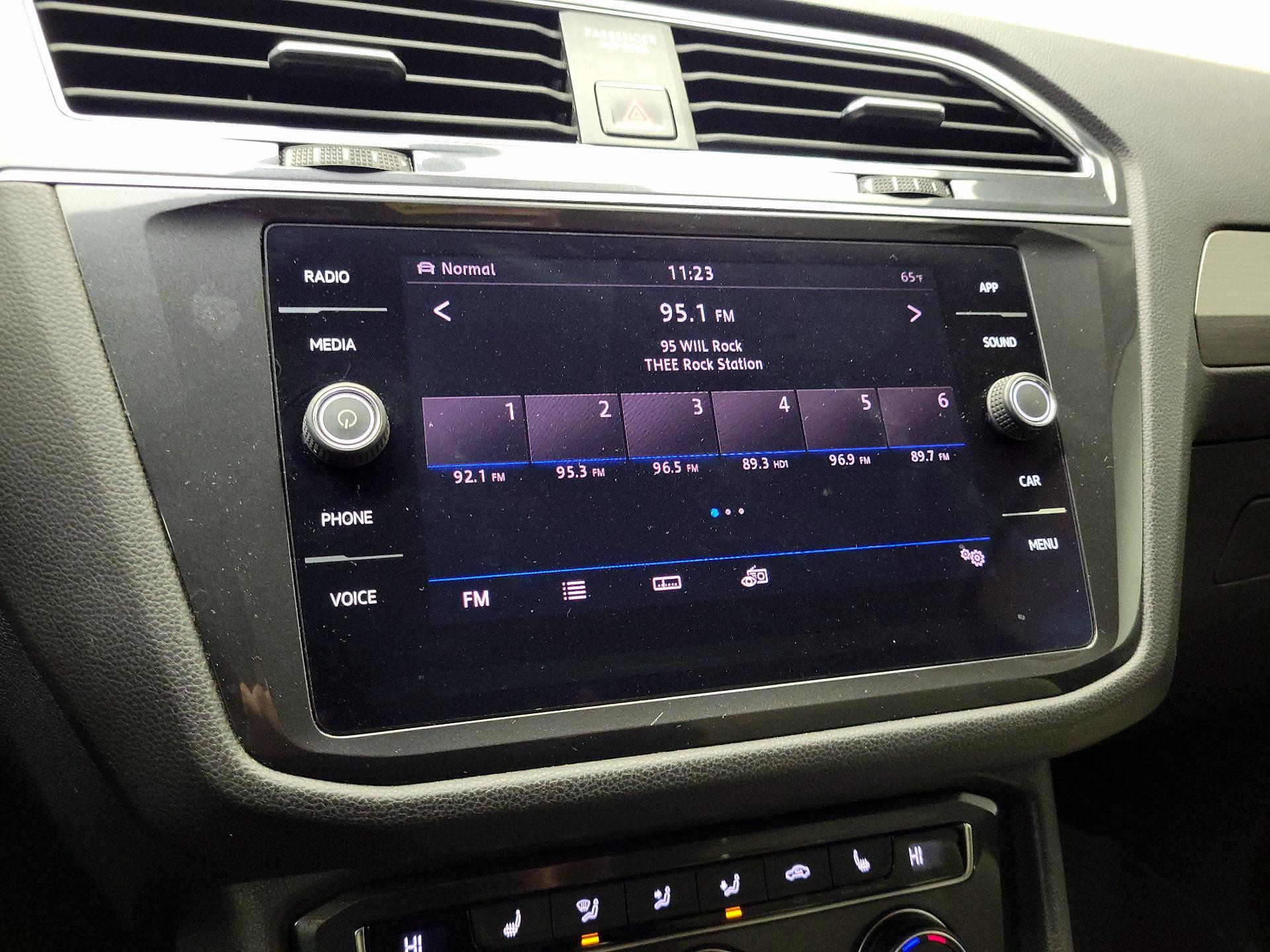 Thumbnail: 2018 Volkswagen Tiguan - 15