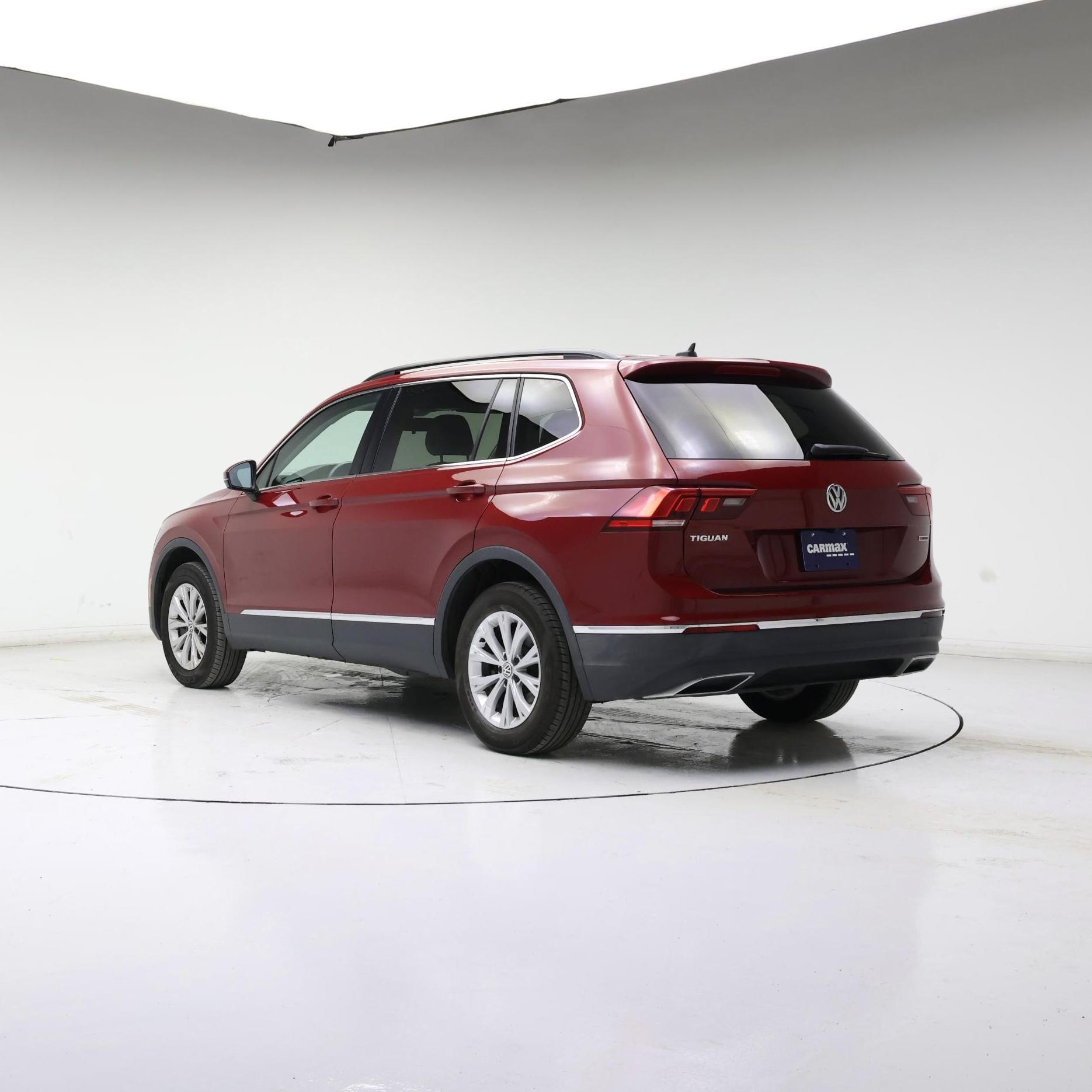 Thumbnail: 2018 Volkswagen Tiguan - 2