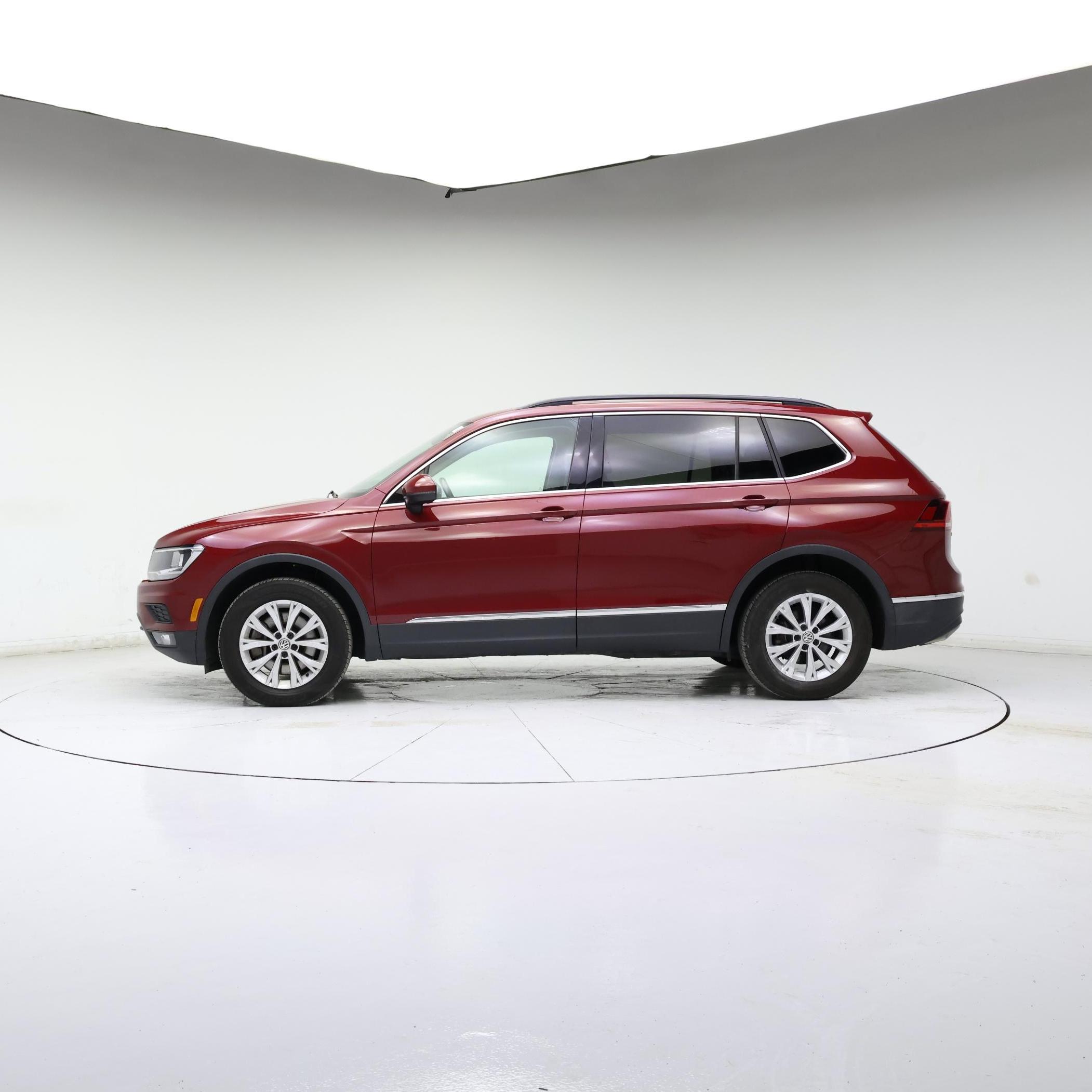 Thumbnail: 2018 Volkswagen Tiguan - 3