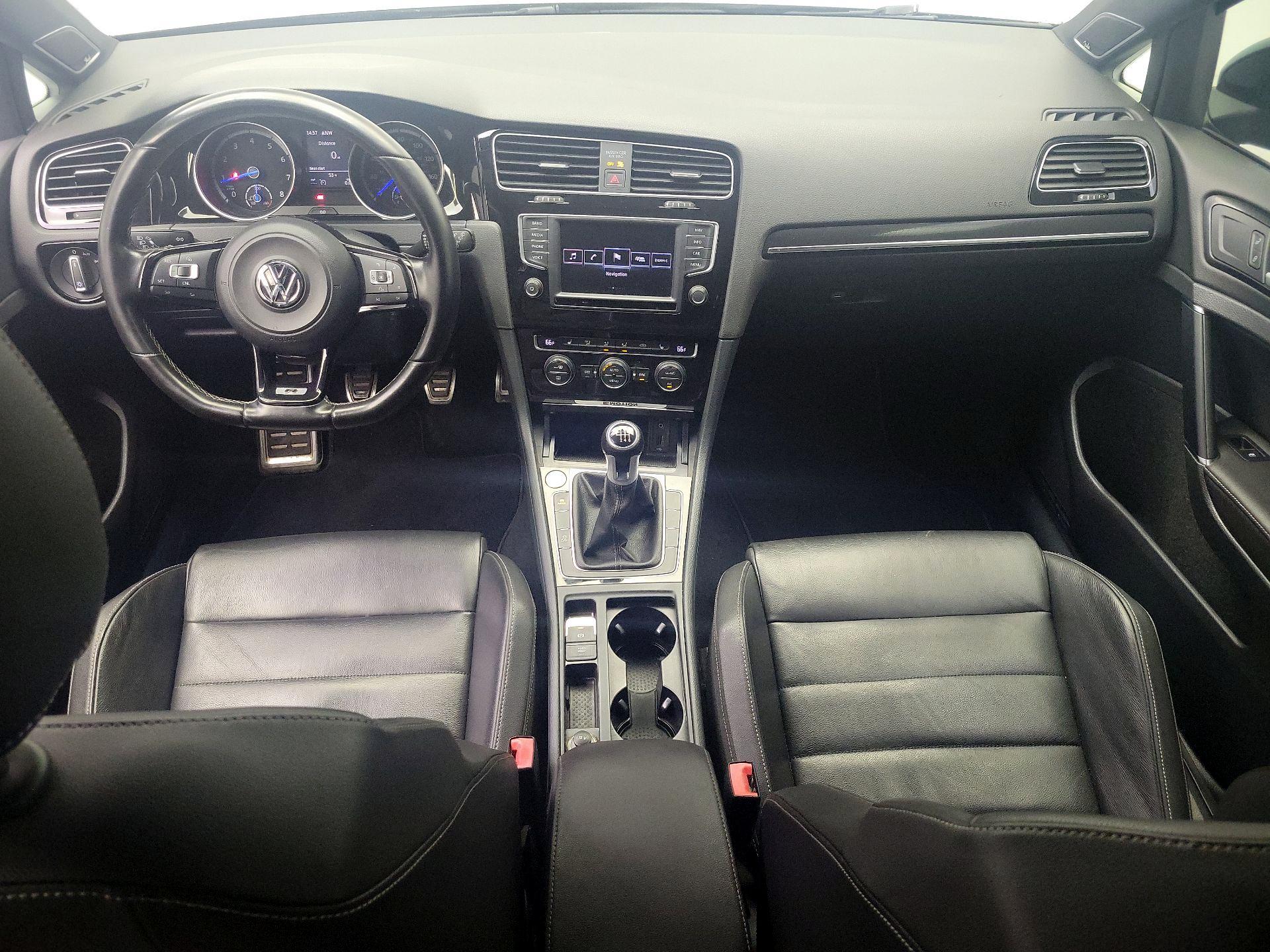 Thumbnail: 2016 Volkswagen Golf - 9