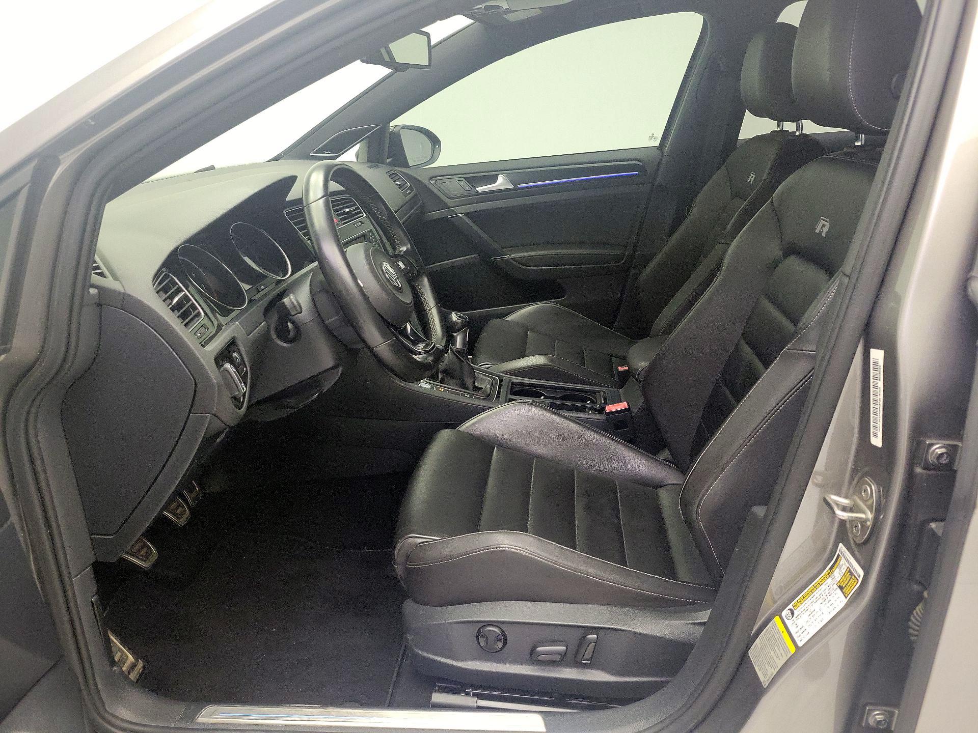 Thumbnail: 2016 Volkswagen Golf - 11