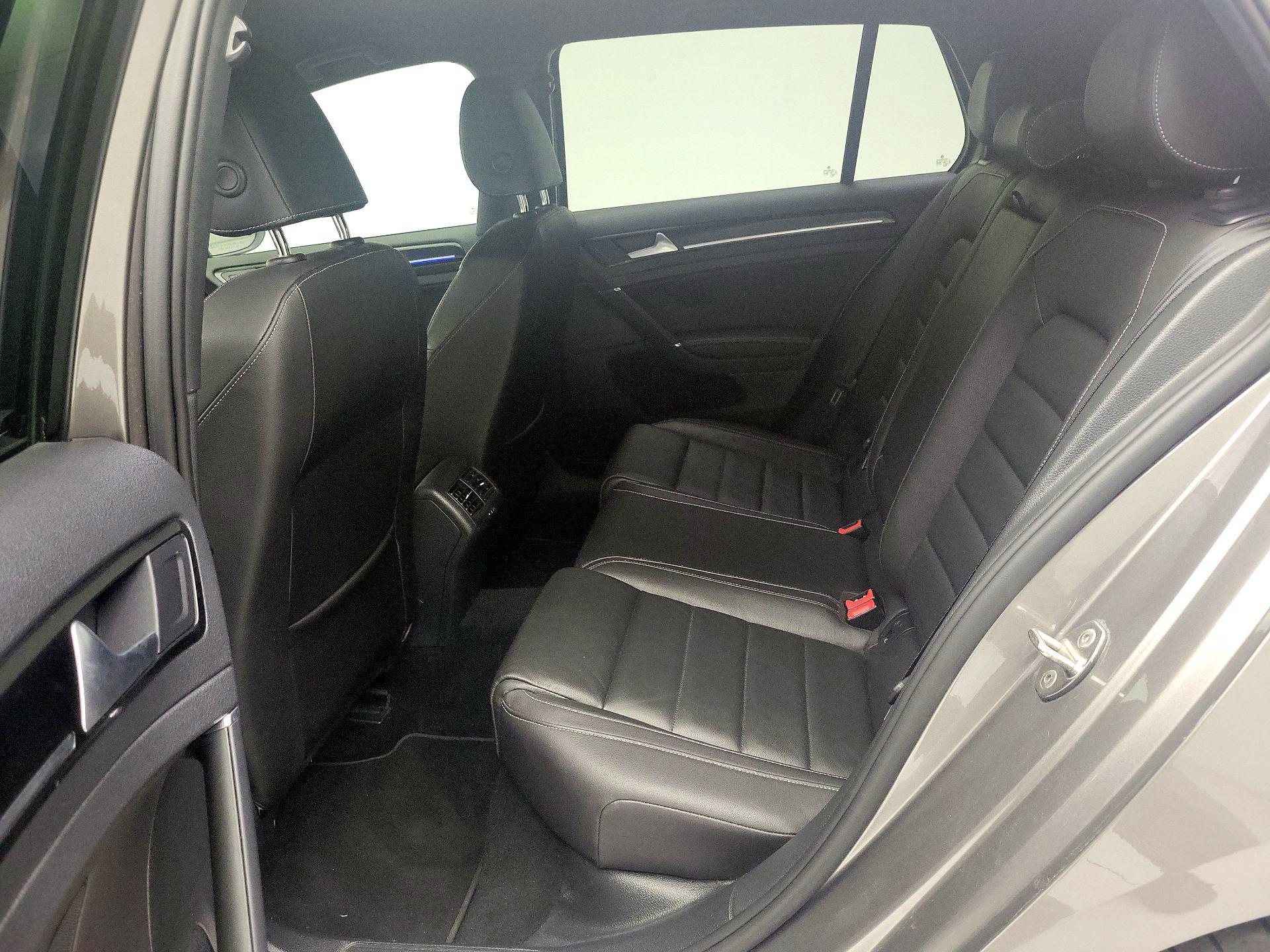 Thumbnail: 2016 Volkswagen Golf - 19