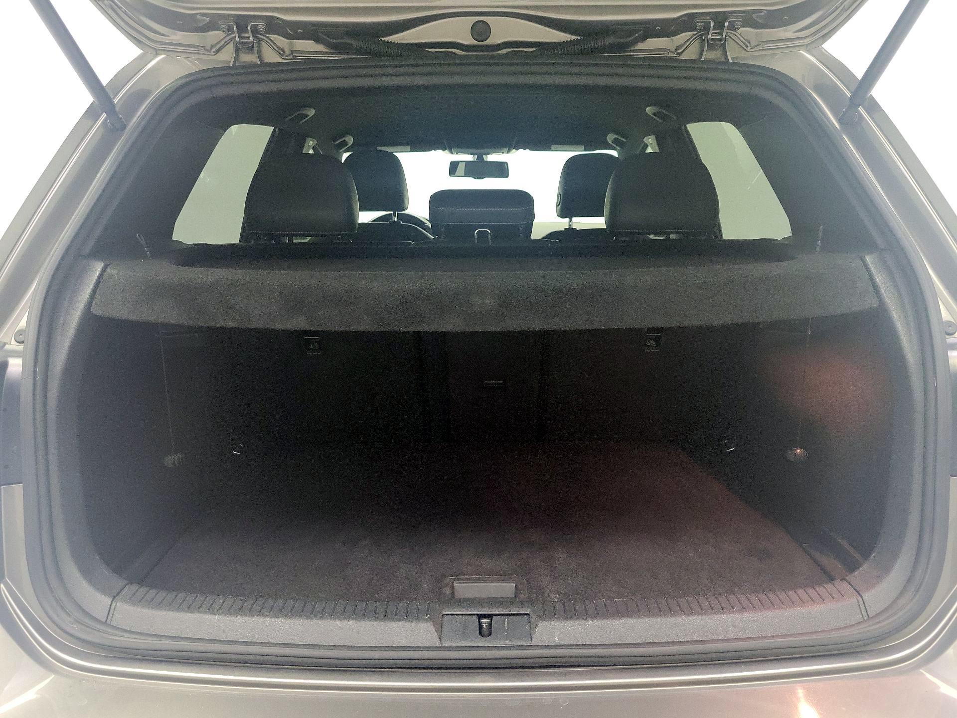 Thumbnail: 2016 Volkswagen Golf - 20