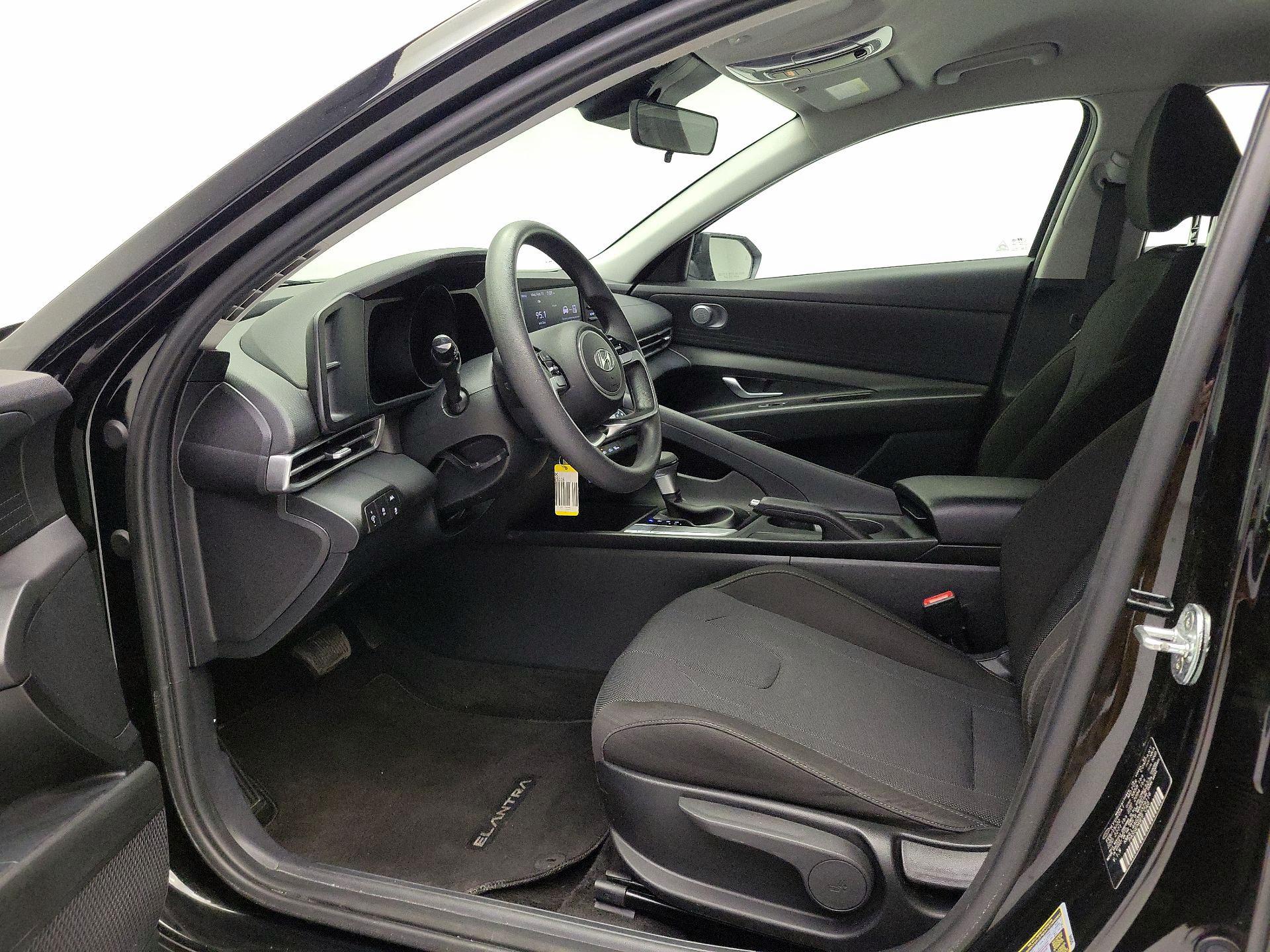 Thumbnail: 2022 Hyundai Elantra - 11