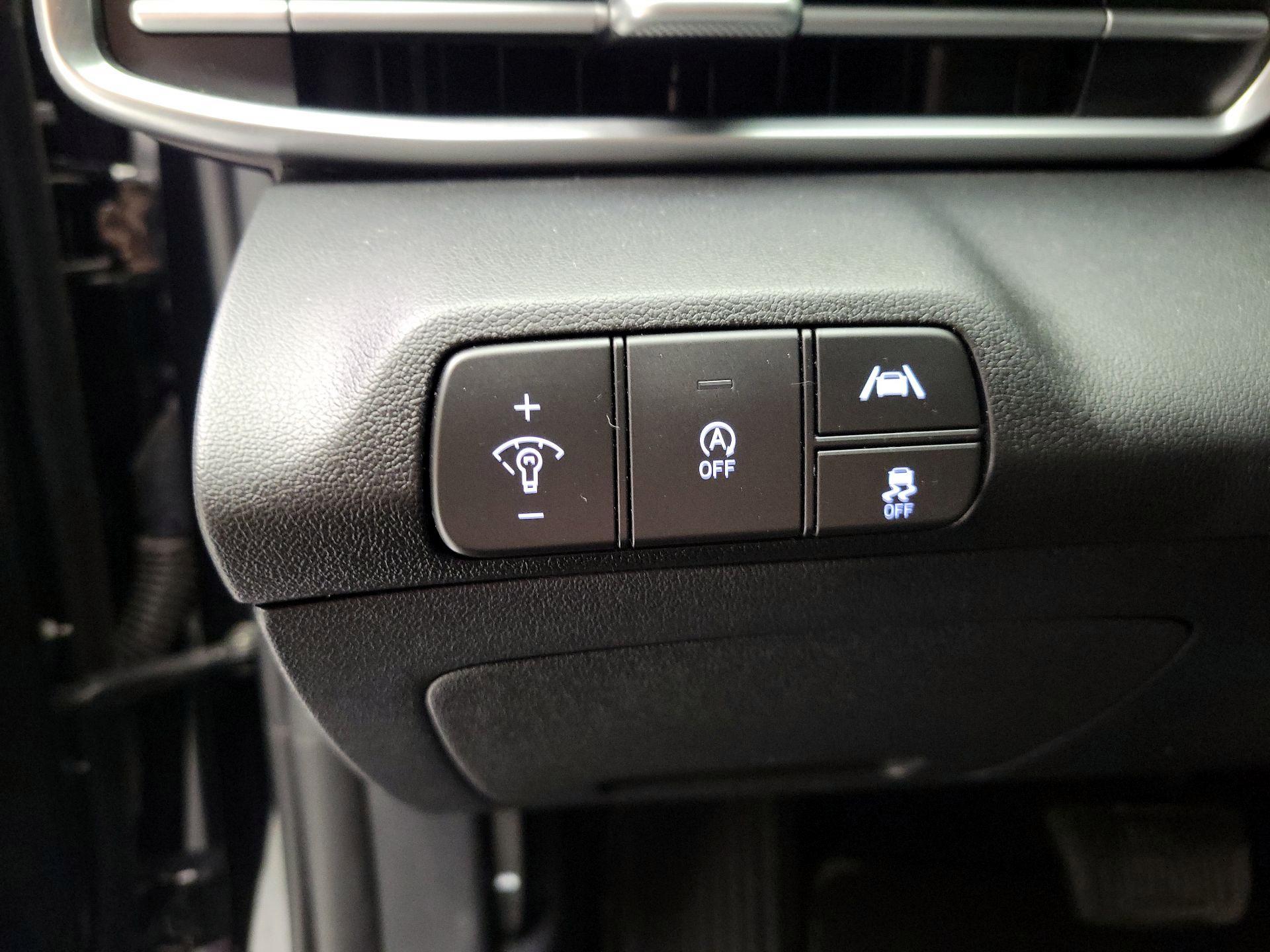 Thumbnail: 2022 Hyundai Elantra - 13