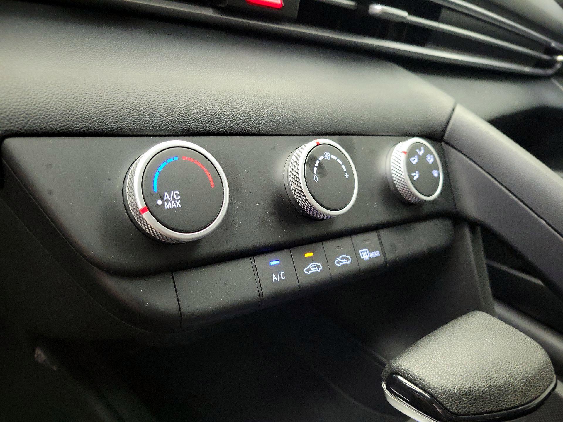 Thumbnail: 2022 Hyundai Elantra - 16