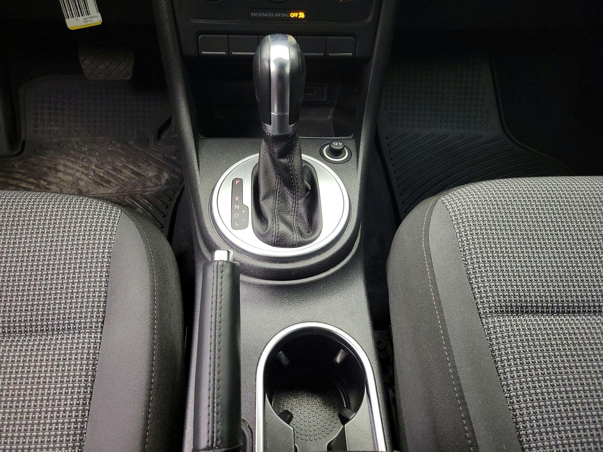 Thumbnail: 2017 Volkswagen Beetle - 17