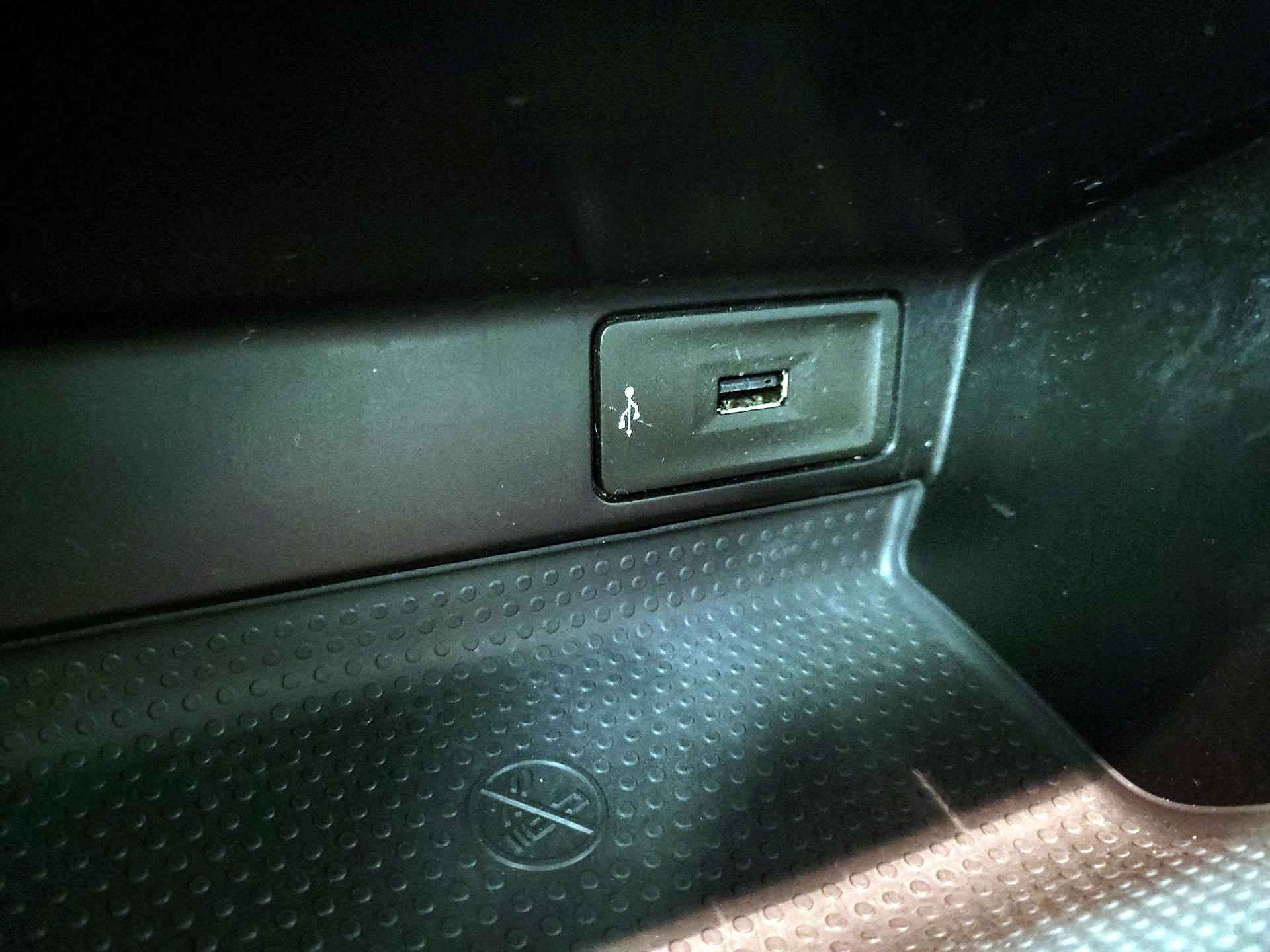 Thumbnail: 2017 Volkswagen Beetle - 18