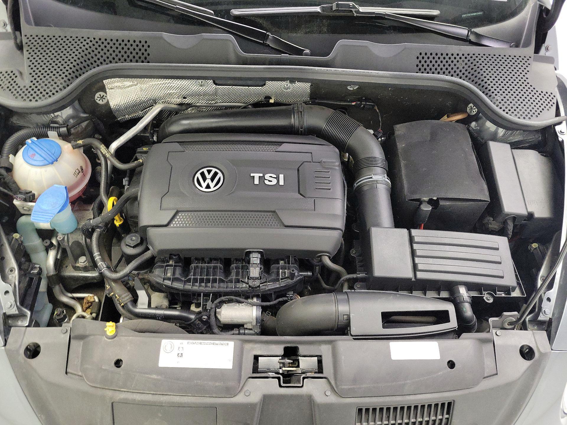 Thumbnail: 2017 Volkswagen Beetle - 20