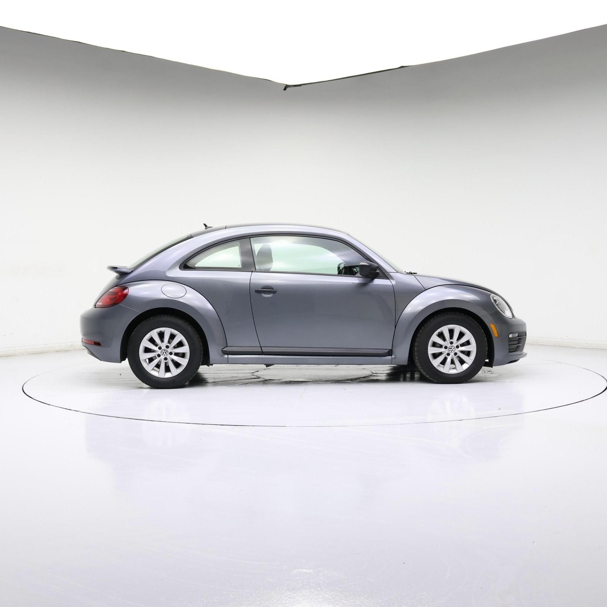 Thumbnail: 2017 Volkswagen Beetle - 3