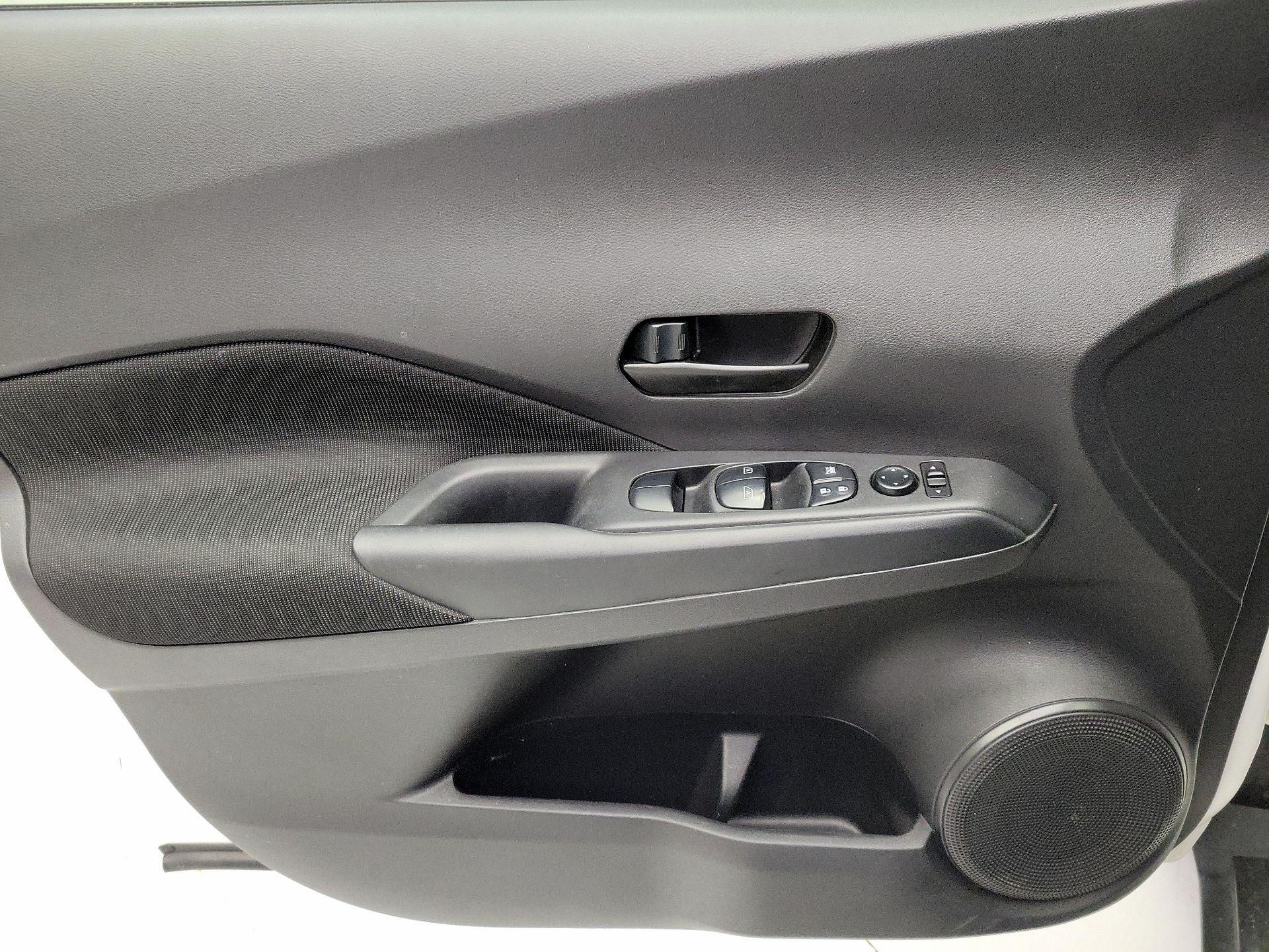 Thumbnail: 2021 Nissan Kicks - 12