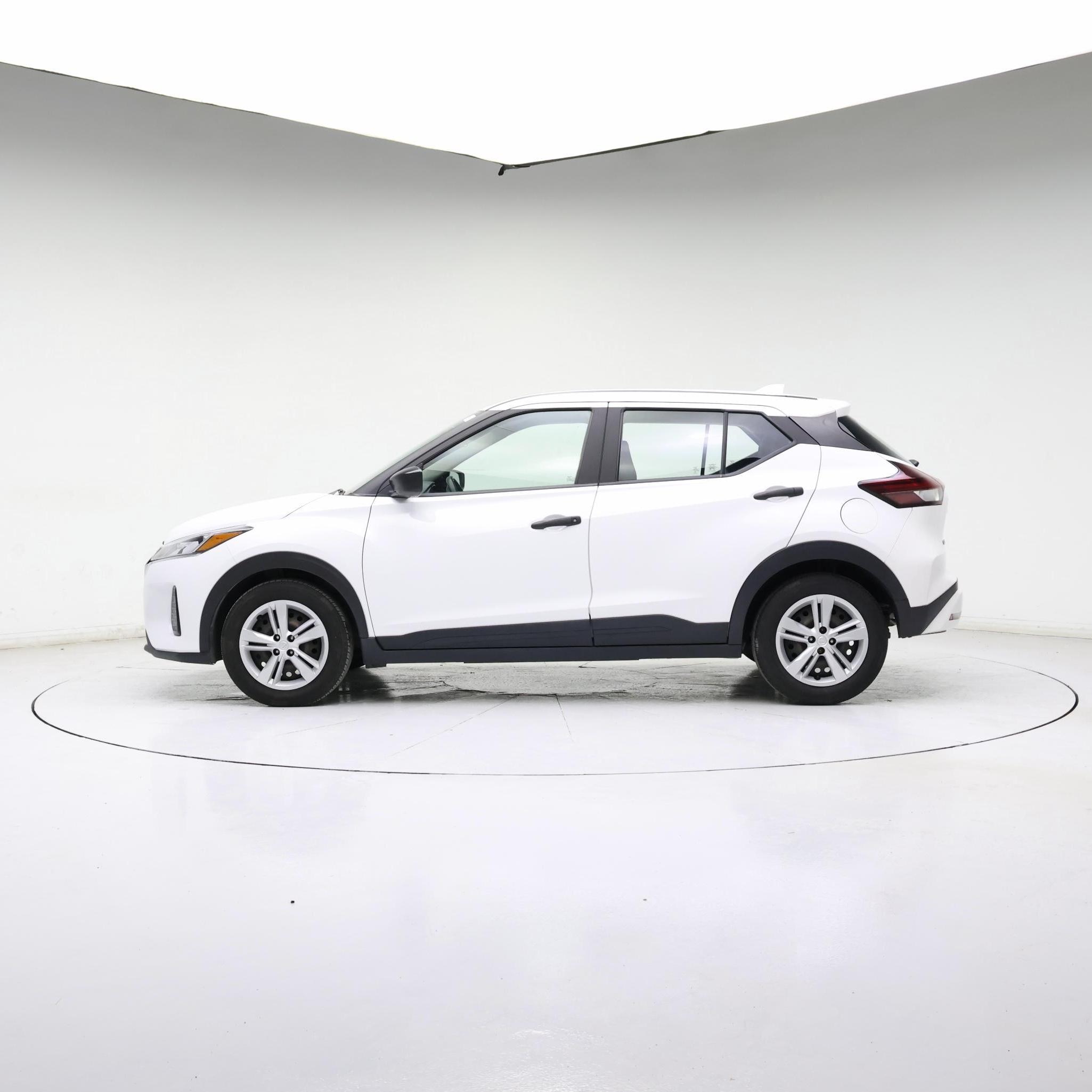 Thumbnail: 2021 Nissan Kicks - 3