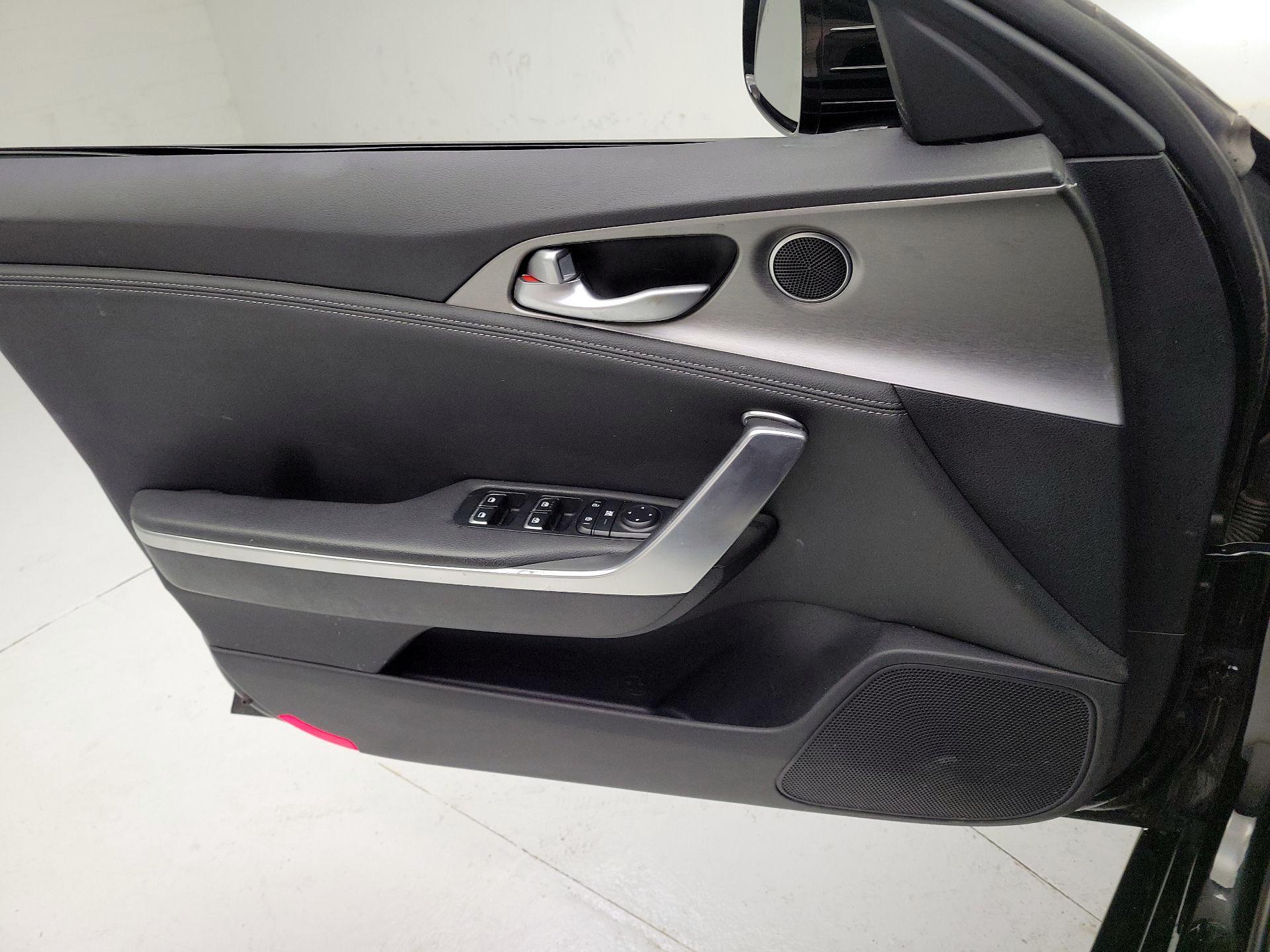 Thumbnail: 2021 Kia Stinger - 12