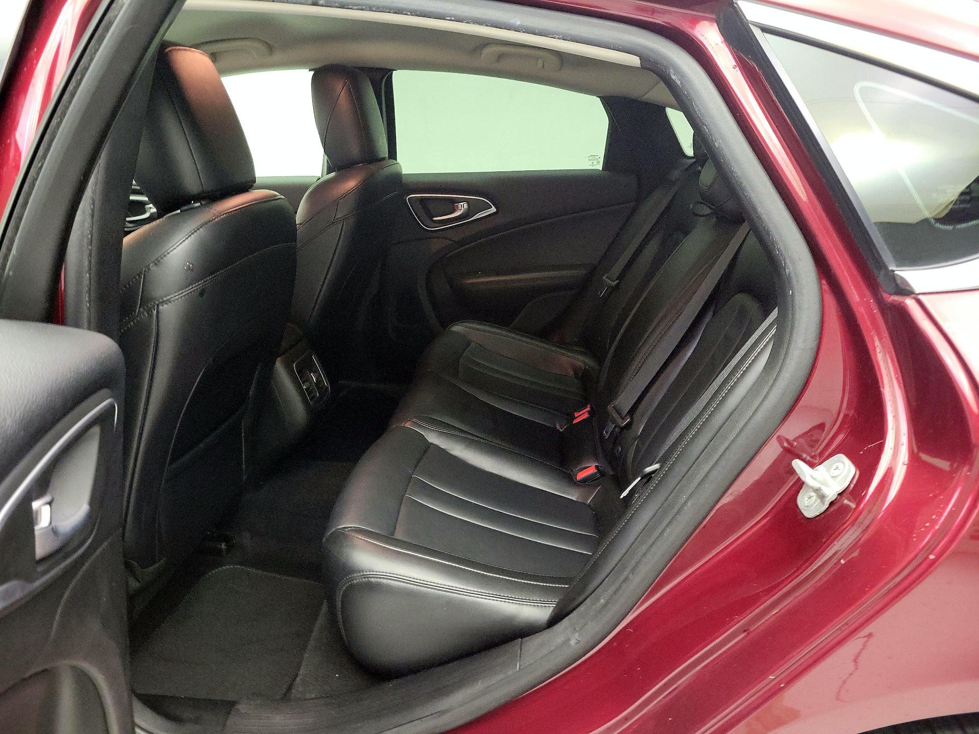 Thumbnail: 2015 Chrysler 200 - 20