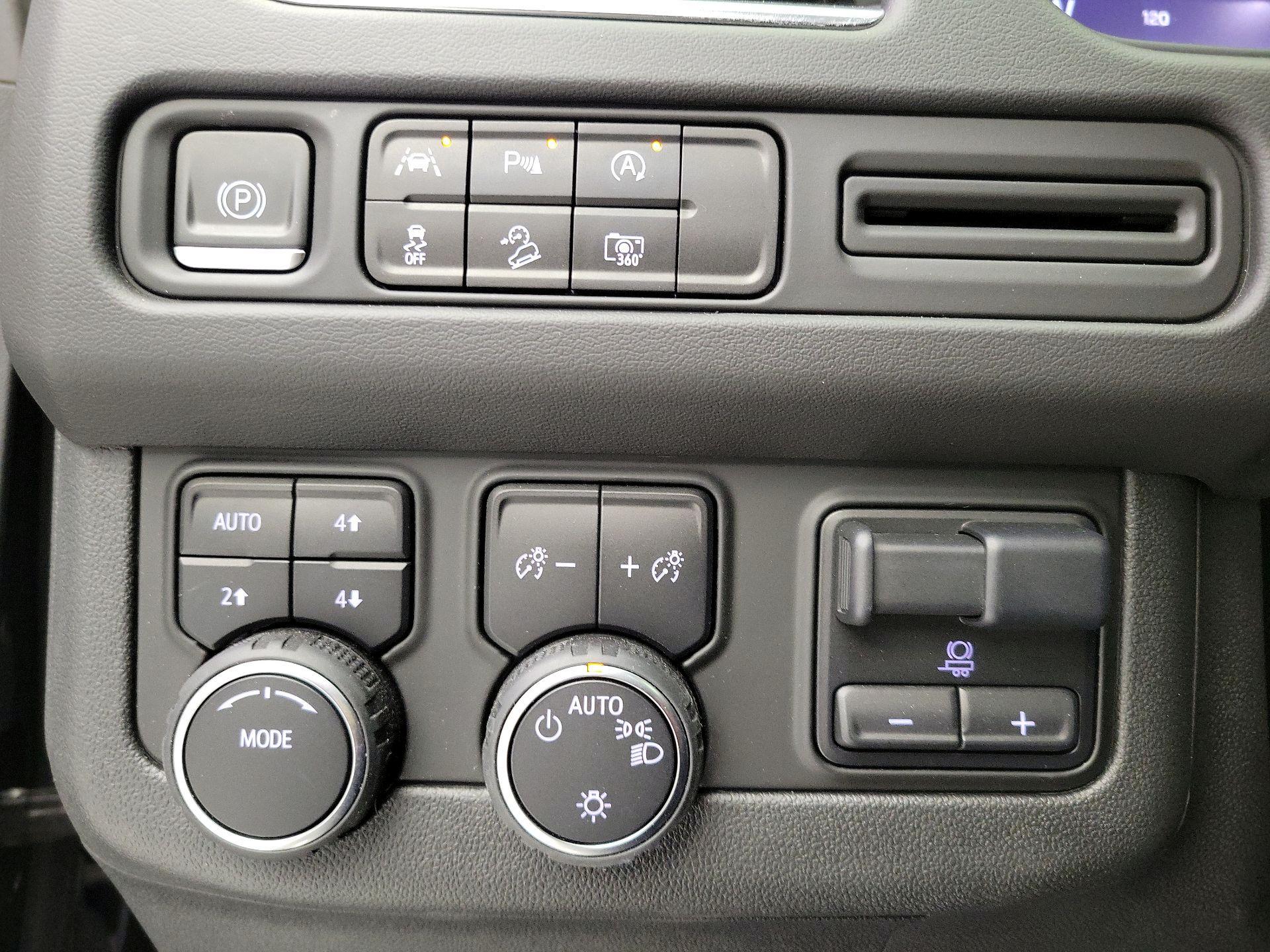 Thumbnail: 2023 Chevrolet Tahoe - 13