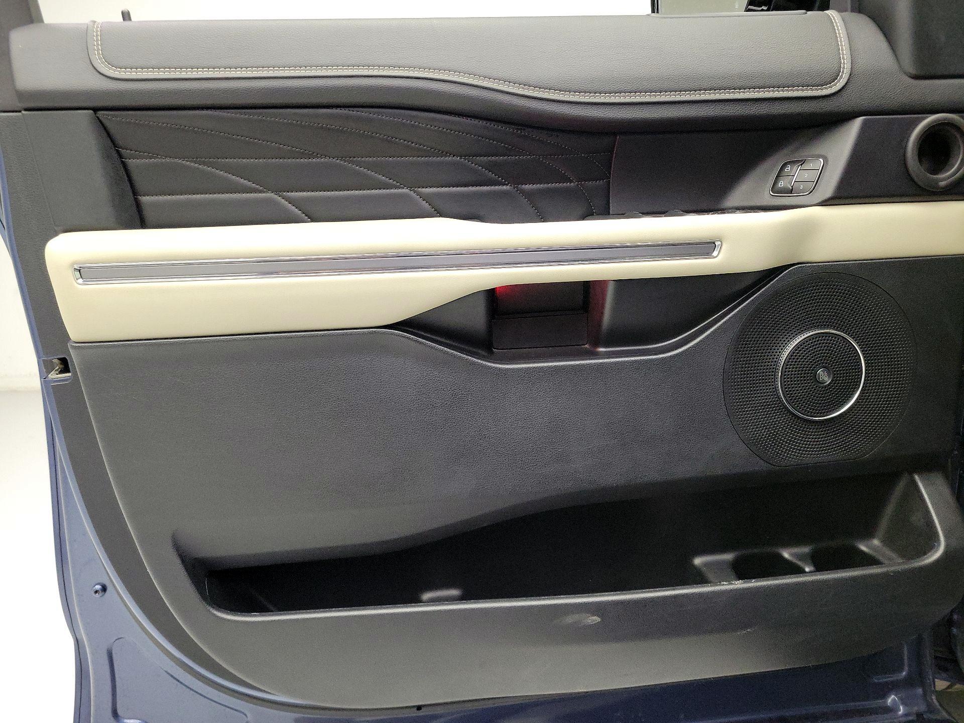 Thumbnail: 2019 Ford Expedition - 12