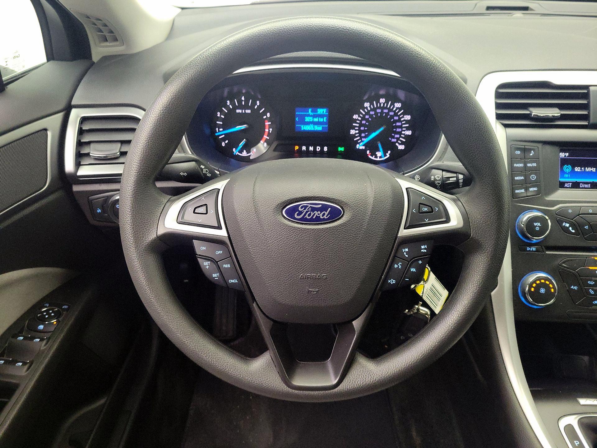 Thumbnail: 2016 Ford Fusion - 10