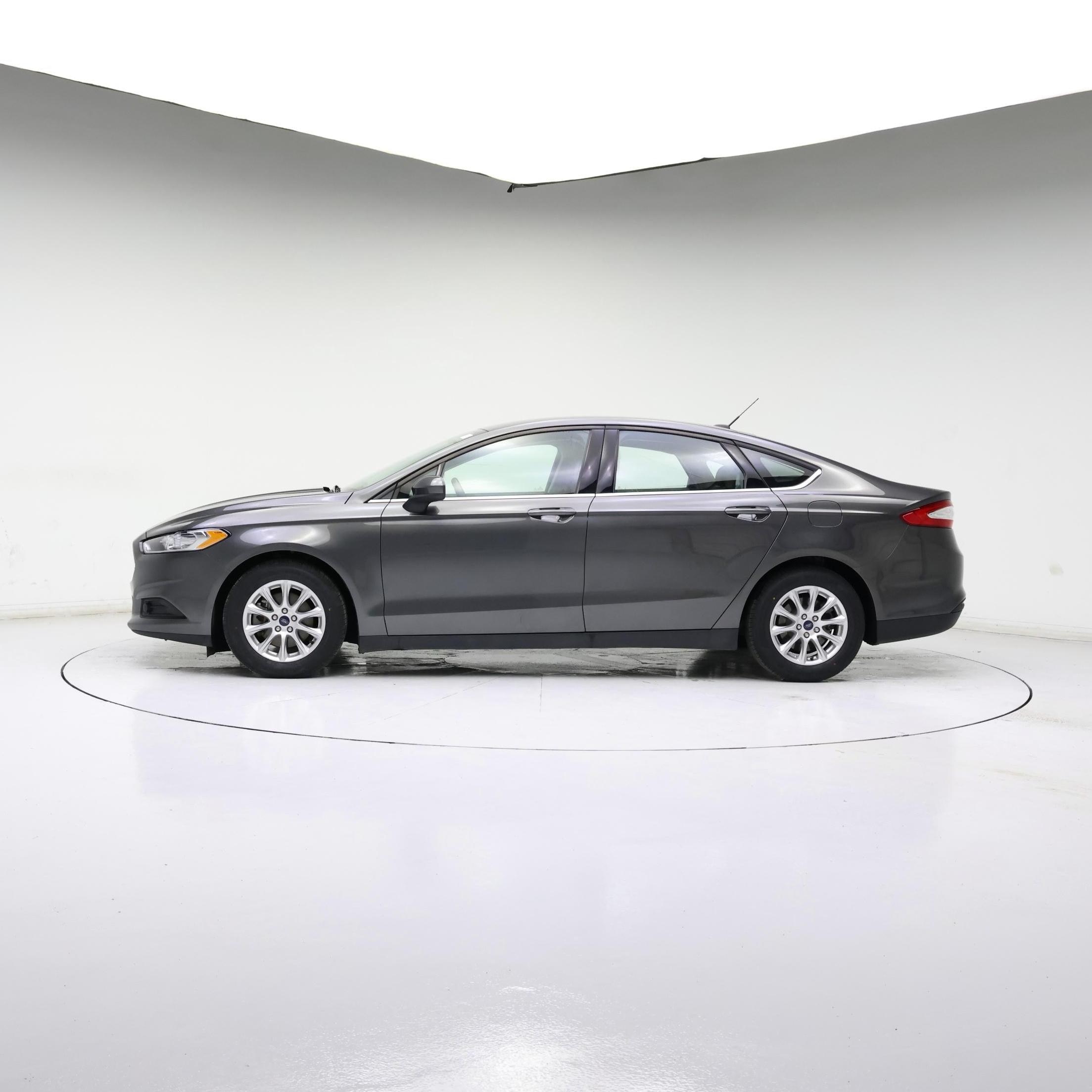 Thumbnail: 2016 Ford Fusion - 3