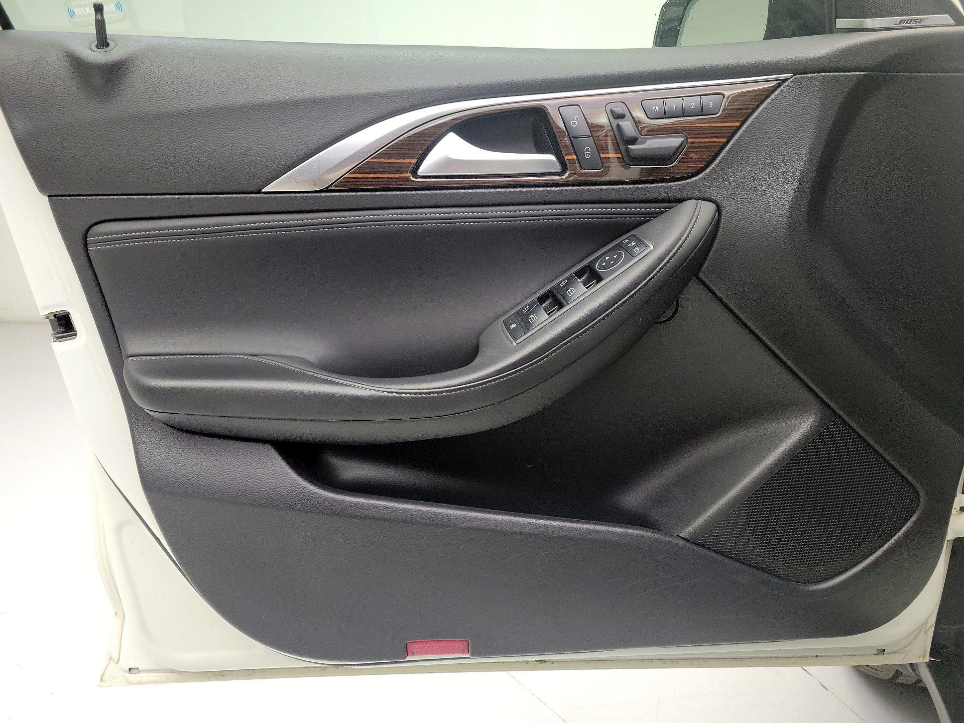 Thumbnail: 2017 INFINITI QX30 - 12