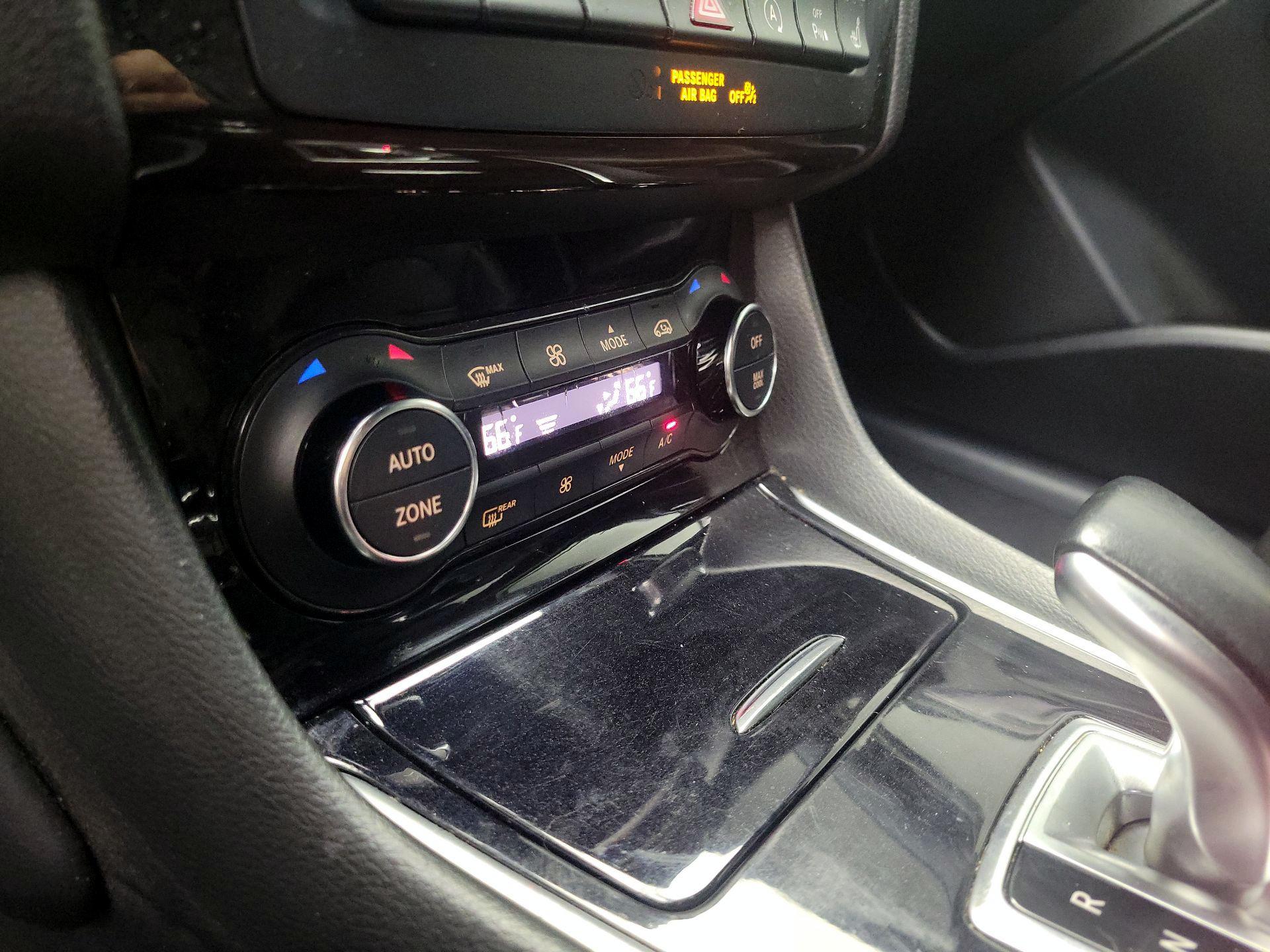 Thumbnail: 2017 INFINITI QX30 - 16