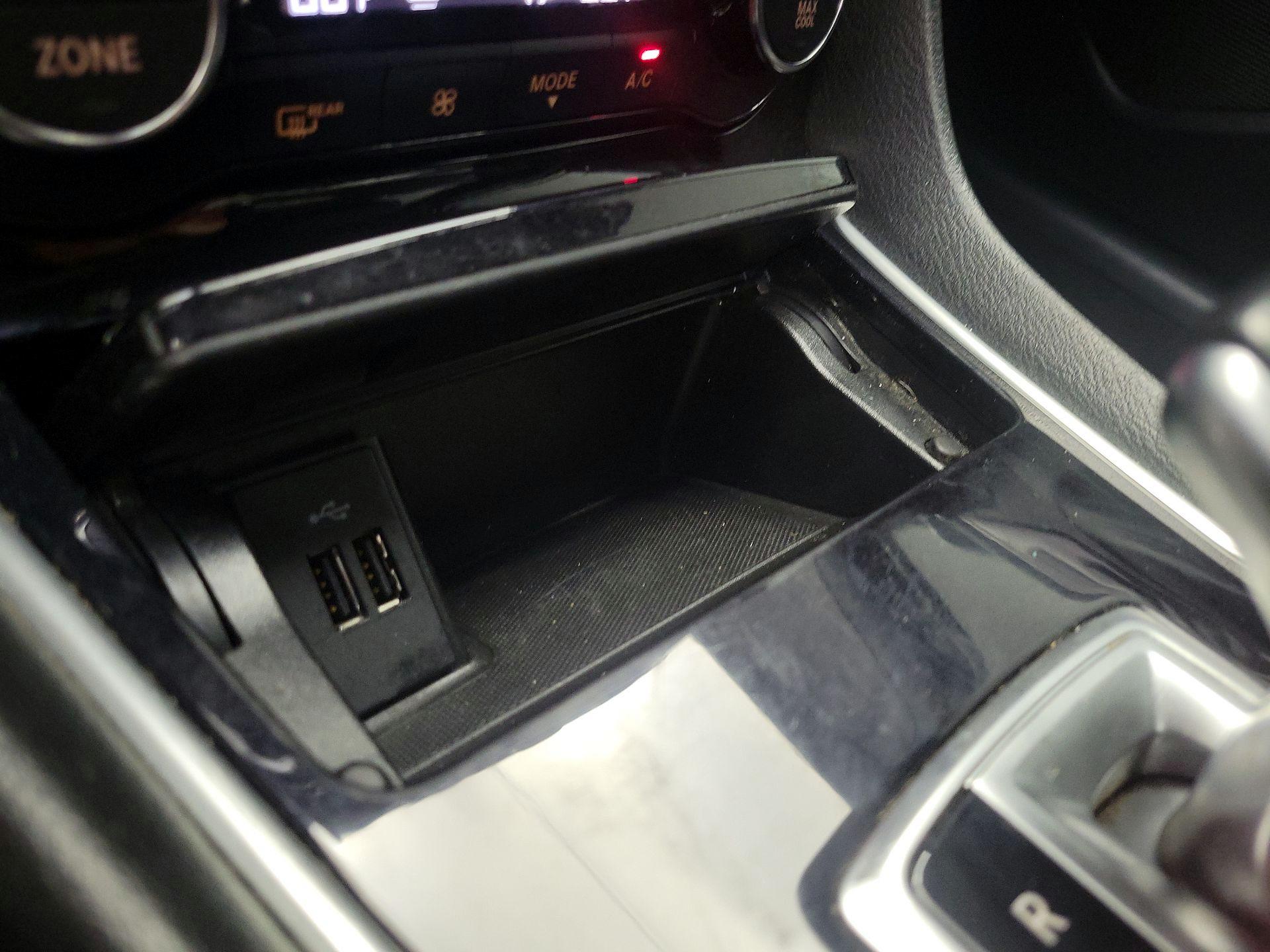 Thumbnail: 2017 INFINITI QX30 - 18