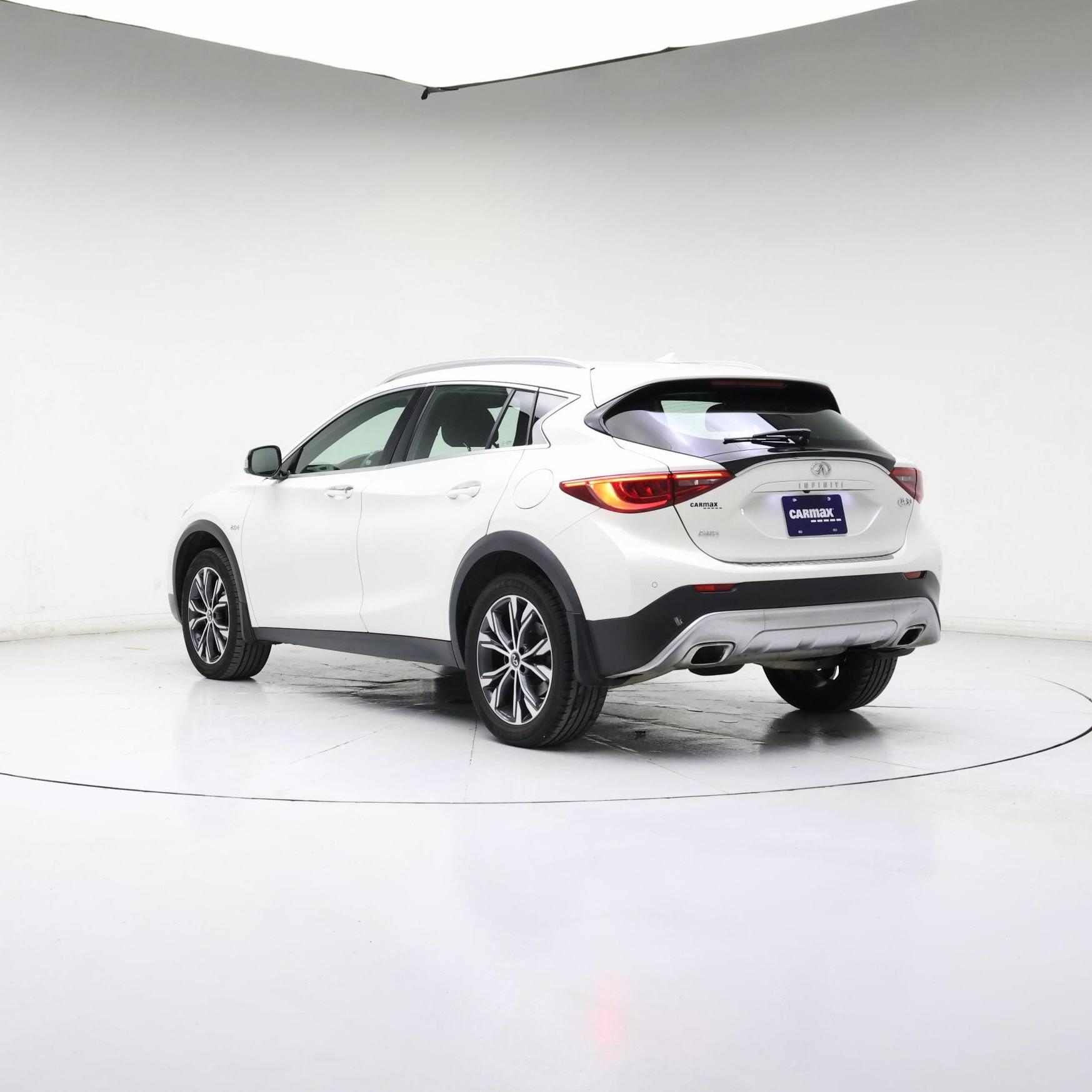 Thumbnail: 2017 INFINITI QX30 - 2